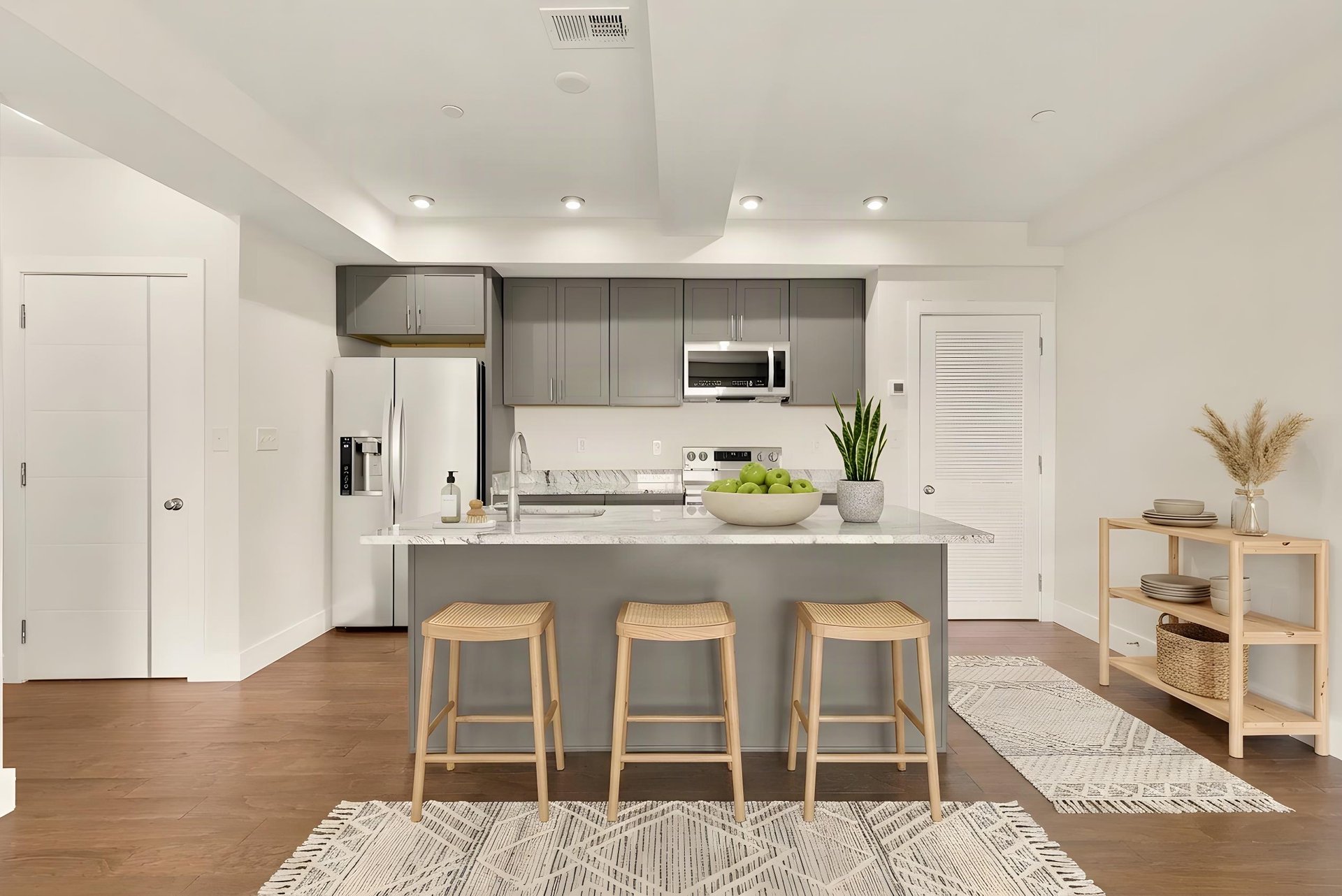 3rd St NE #6