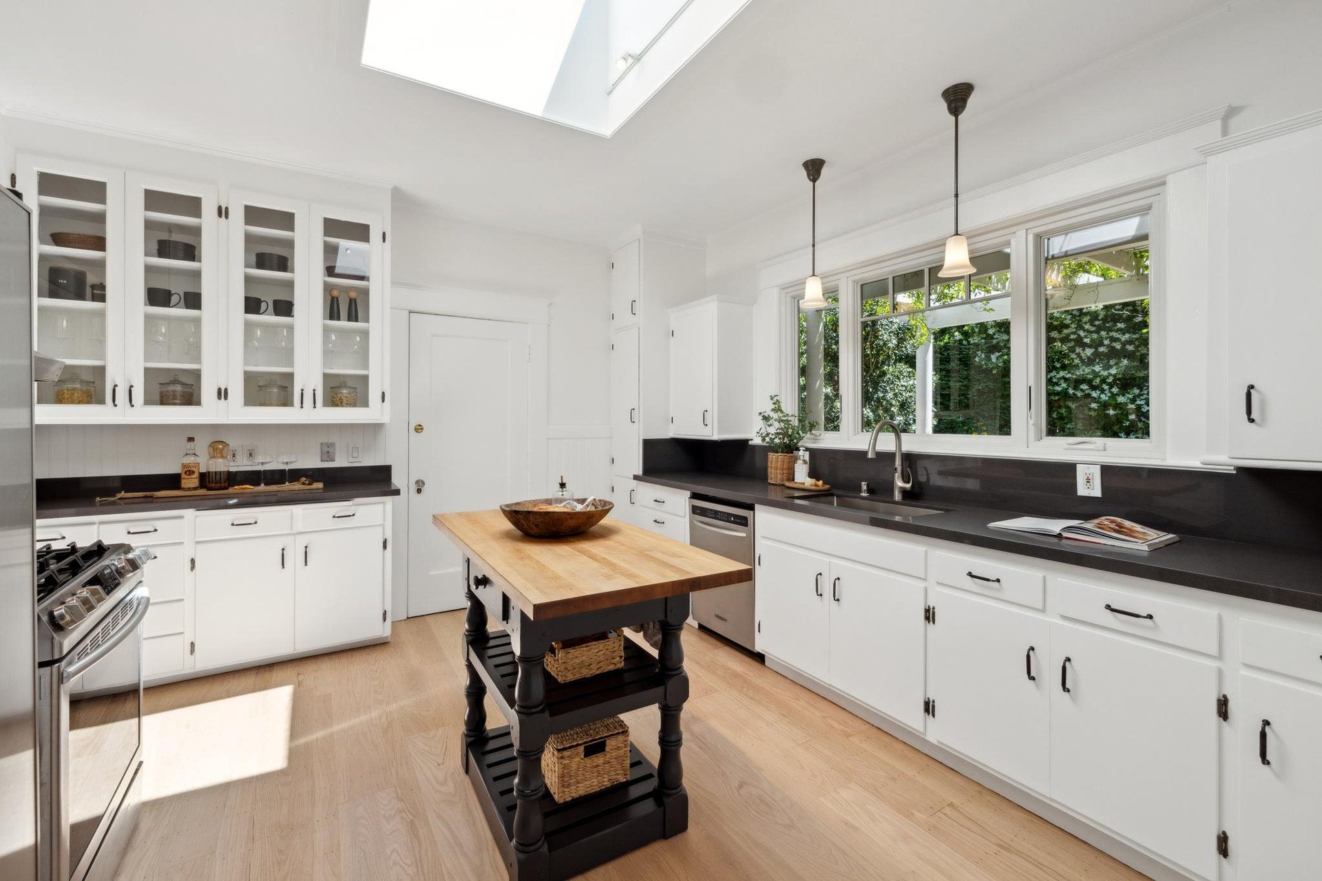 Single Story Charmer in Coveted Flats of Ross
