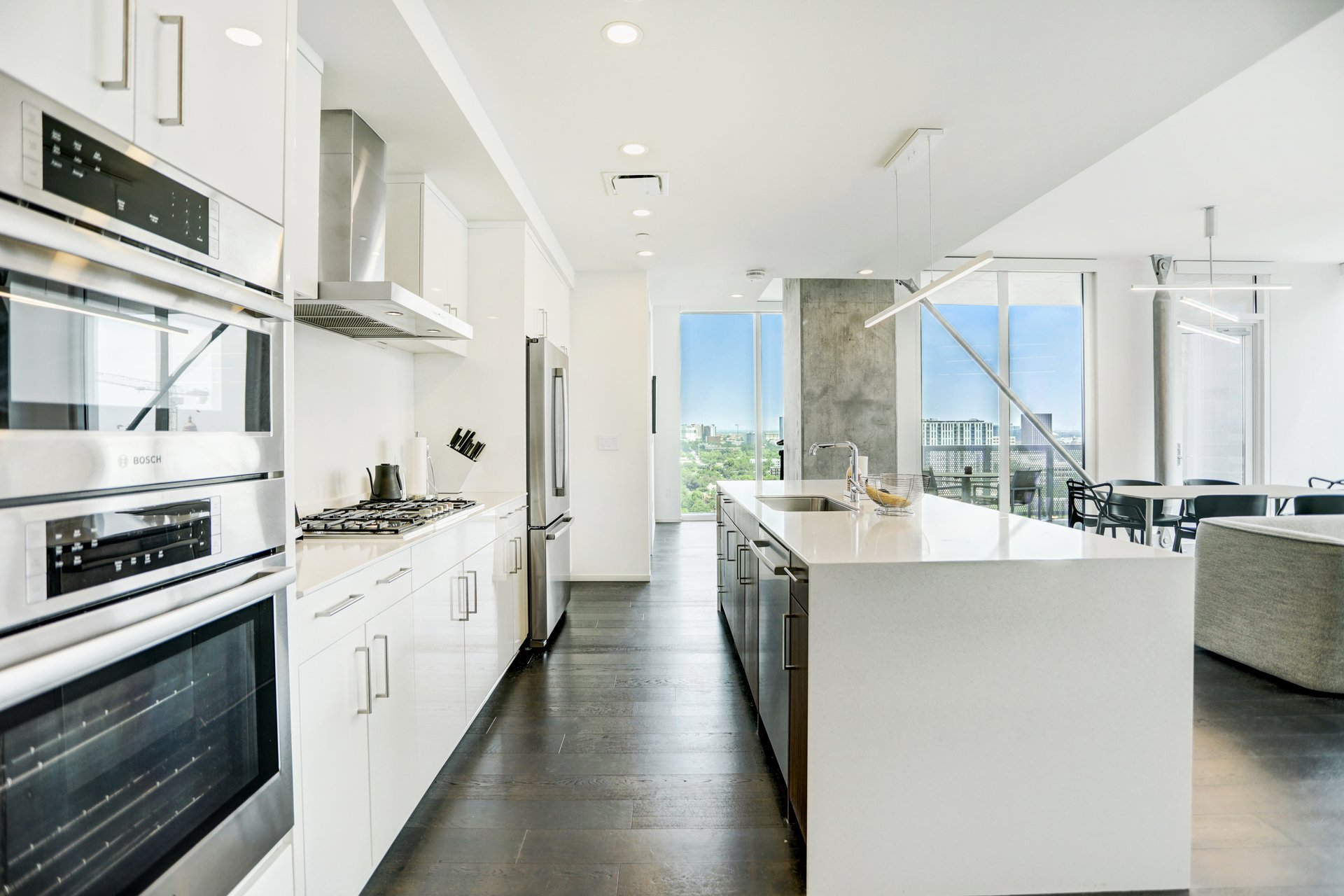 301 West Ave #2104