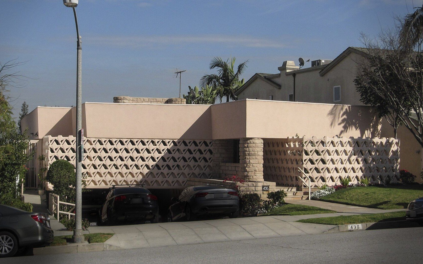 Karasik House exterior on Spalding Drive in Beverly Hills