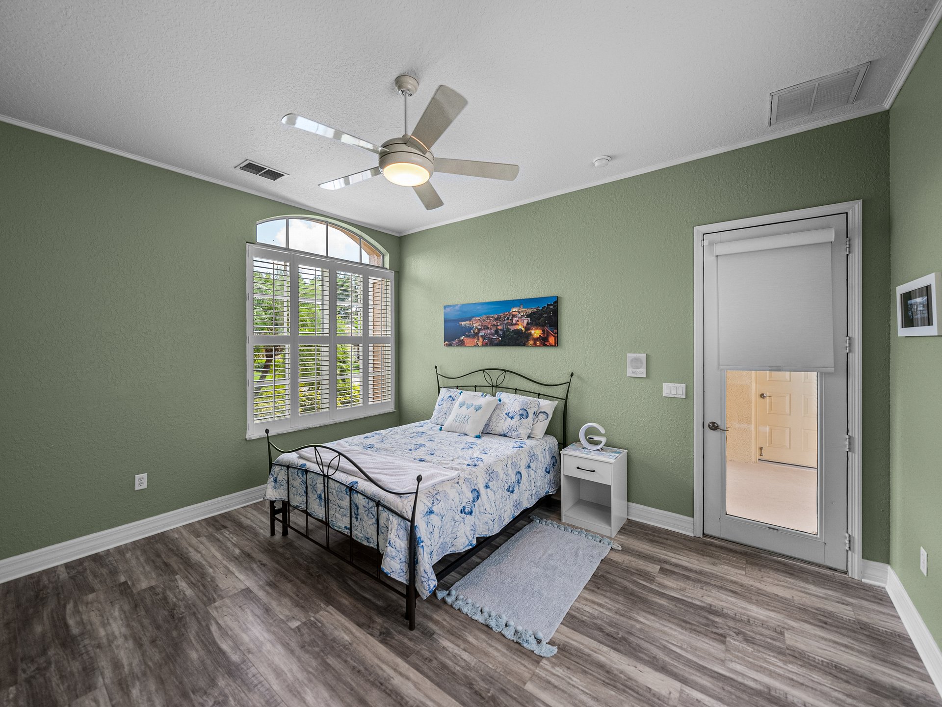 12413 WOODLANDS CIR