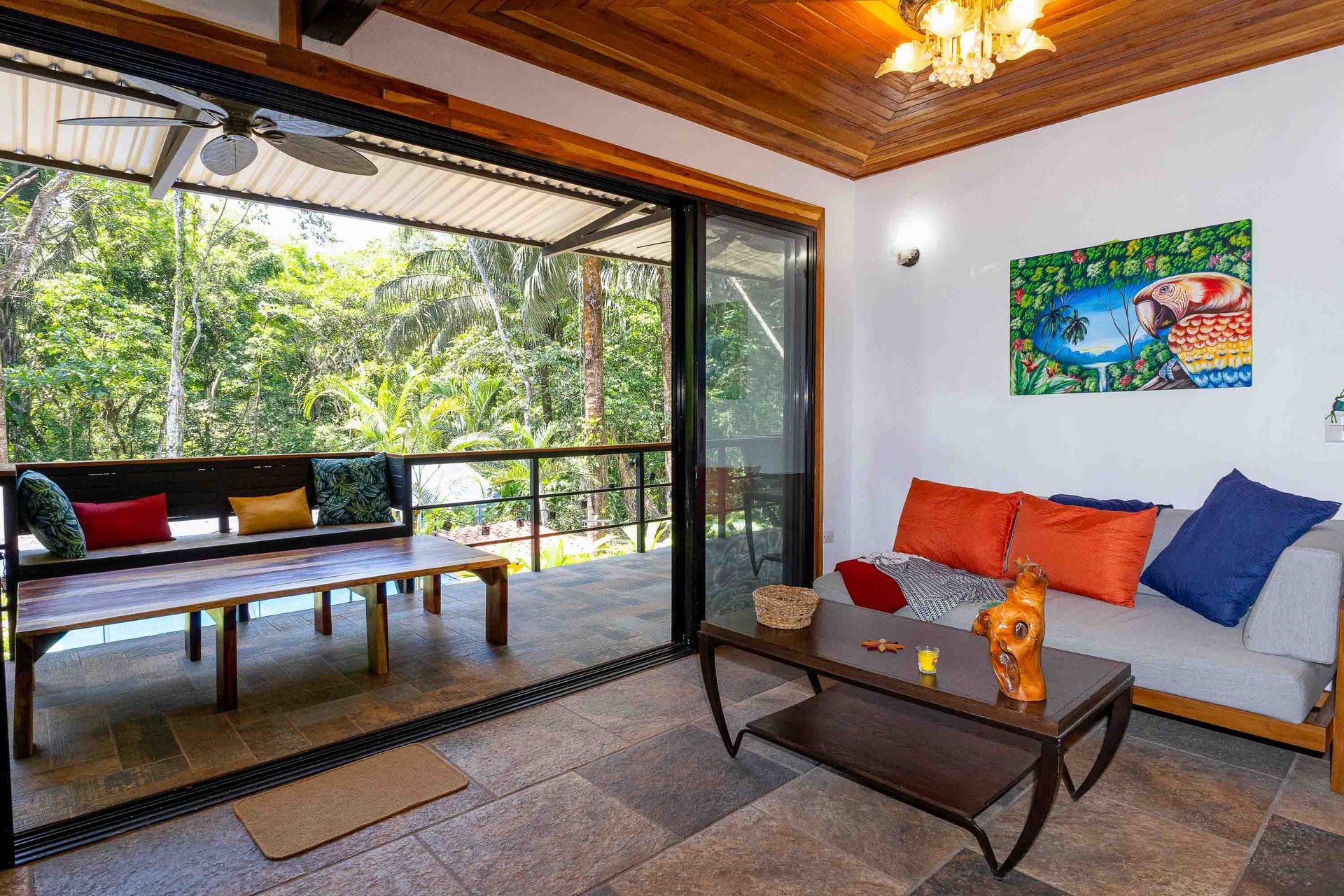 Tropical 3-bedroom home in gated community Manuel Antonio, Perfect rental!