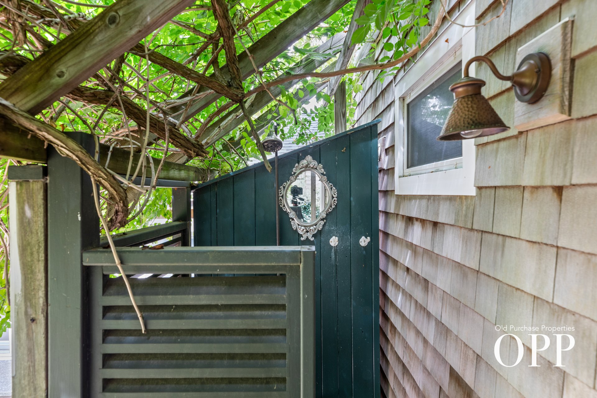 CEDAR-SHINGLED BEAUTY WITH POOL