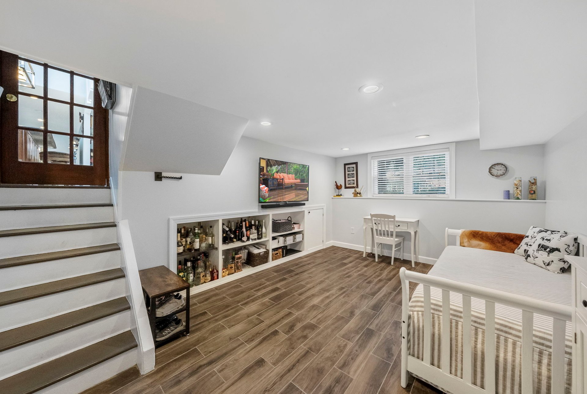 24 Beacon St
