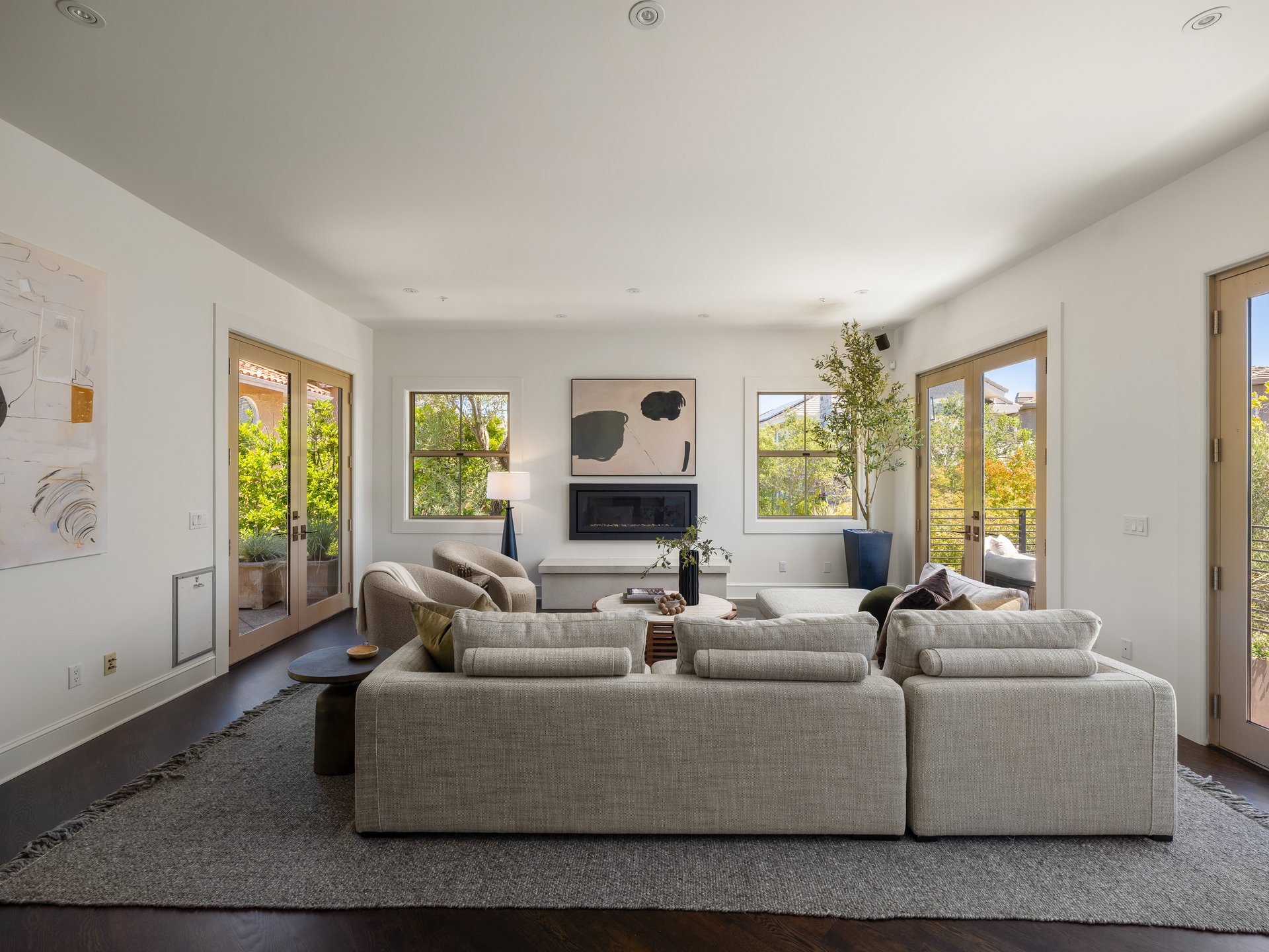 Architectural Modernism, Bay Views, and Exceptional Outdoor Living