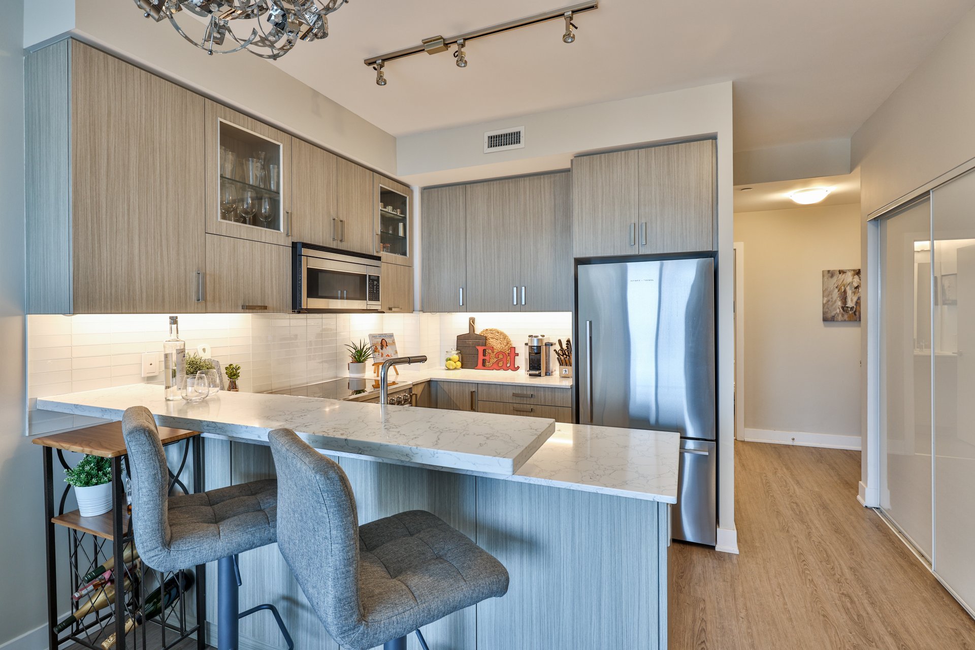  Corner Suite At The Barrington! 