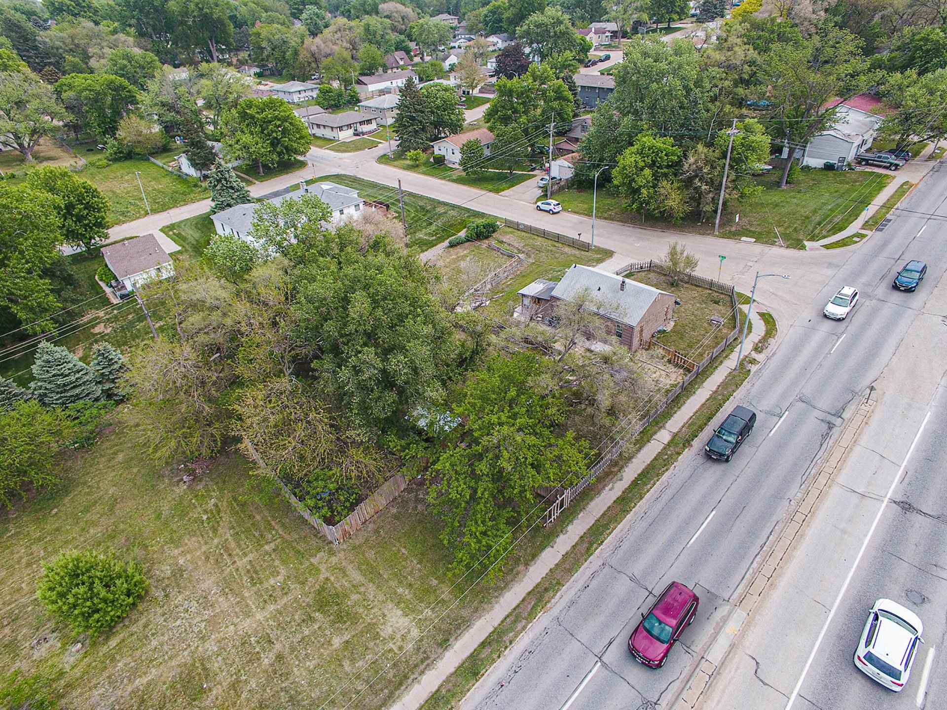 2527 N 72nd St