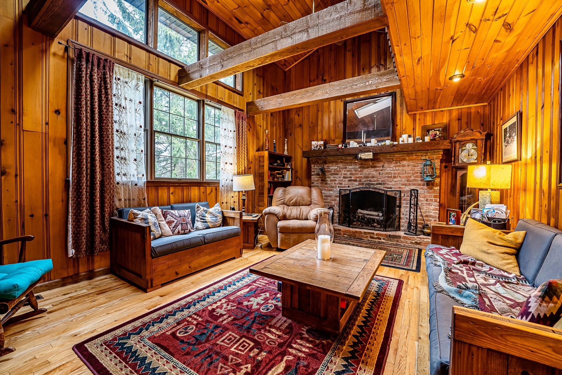 2716 Mountain Road