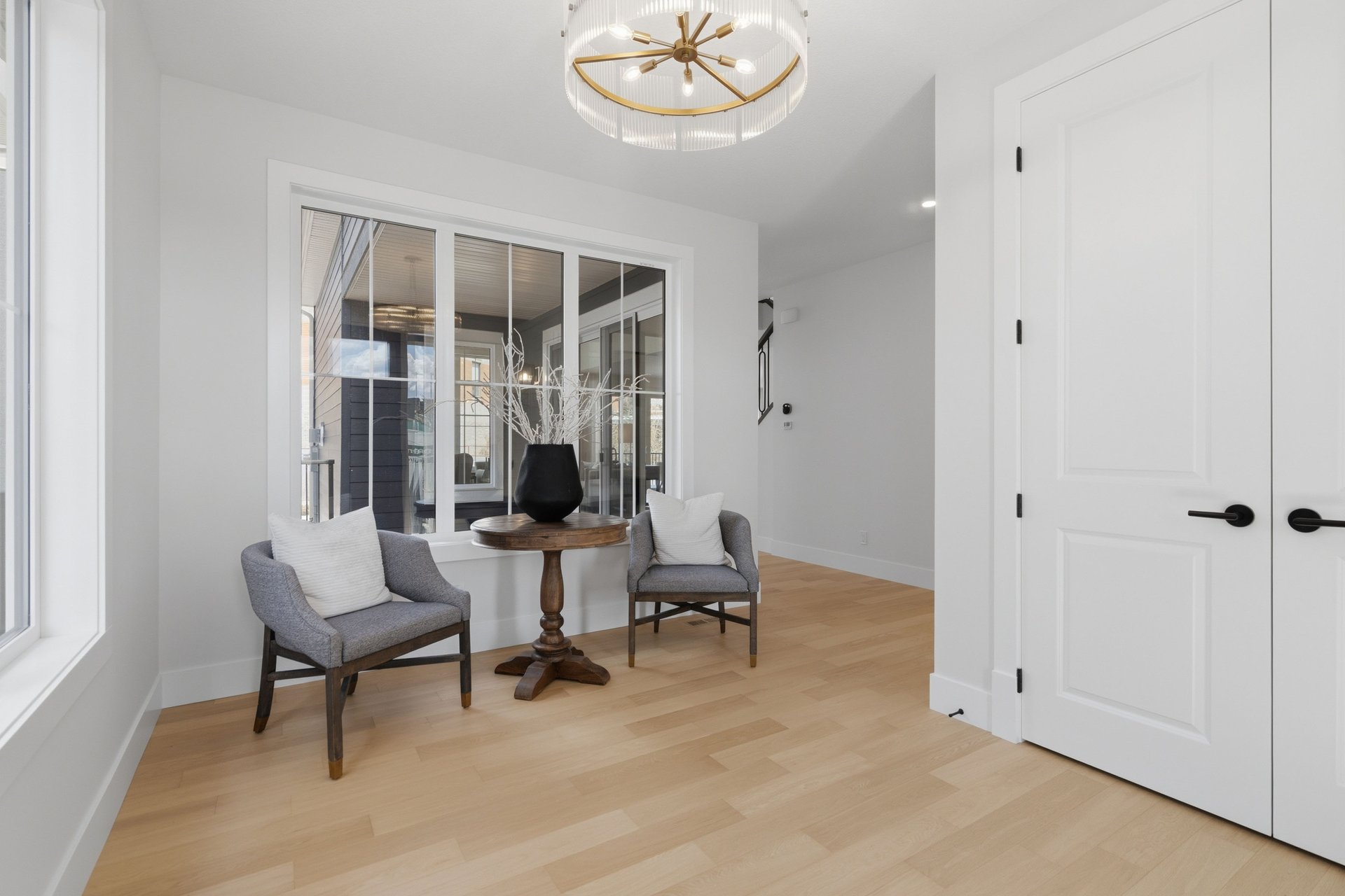 378 Bessborough Drive SW