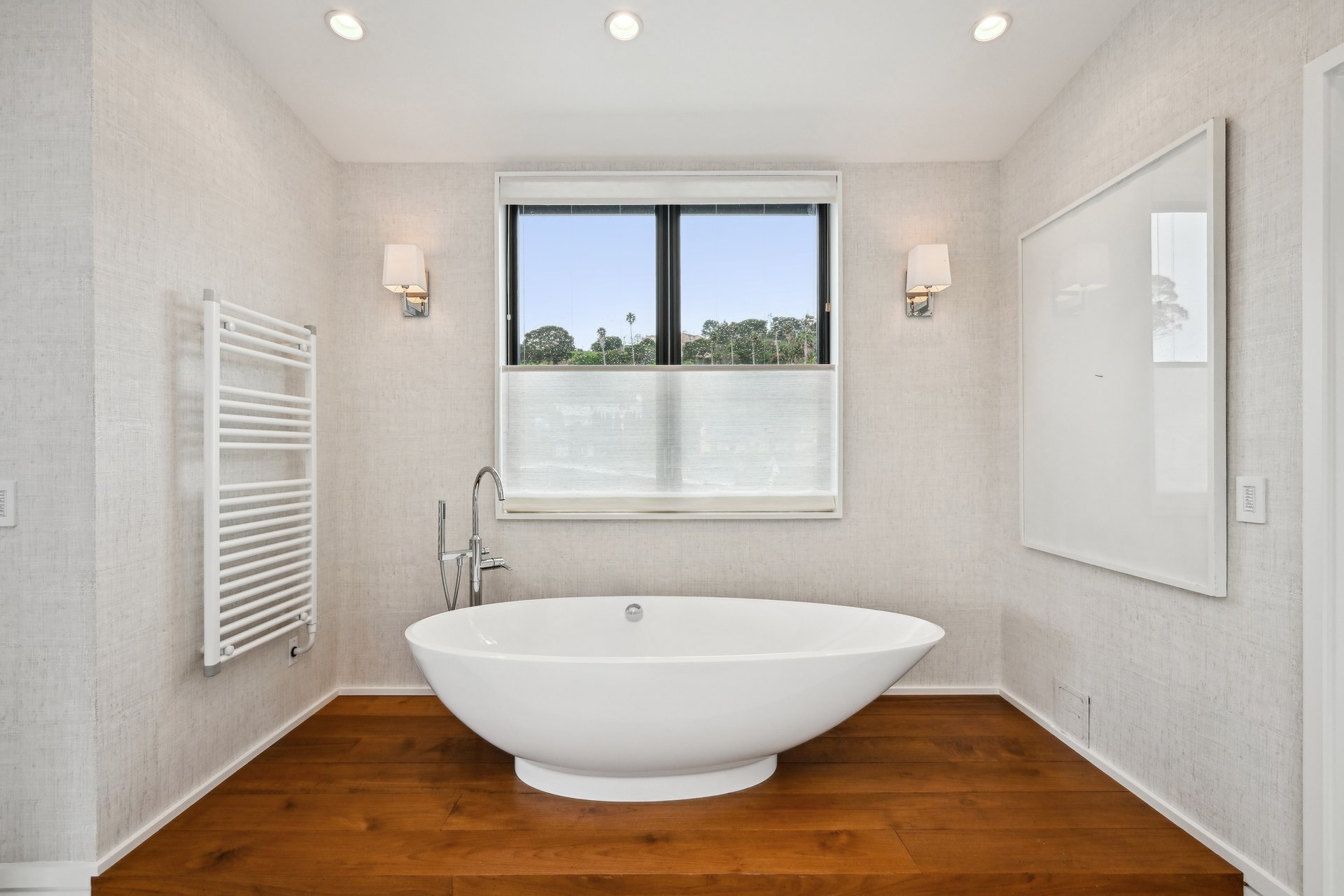 A Waterfront Masterpiece of Modern Luxury- Represented Seller