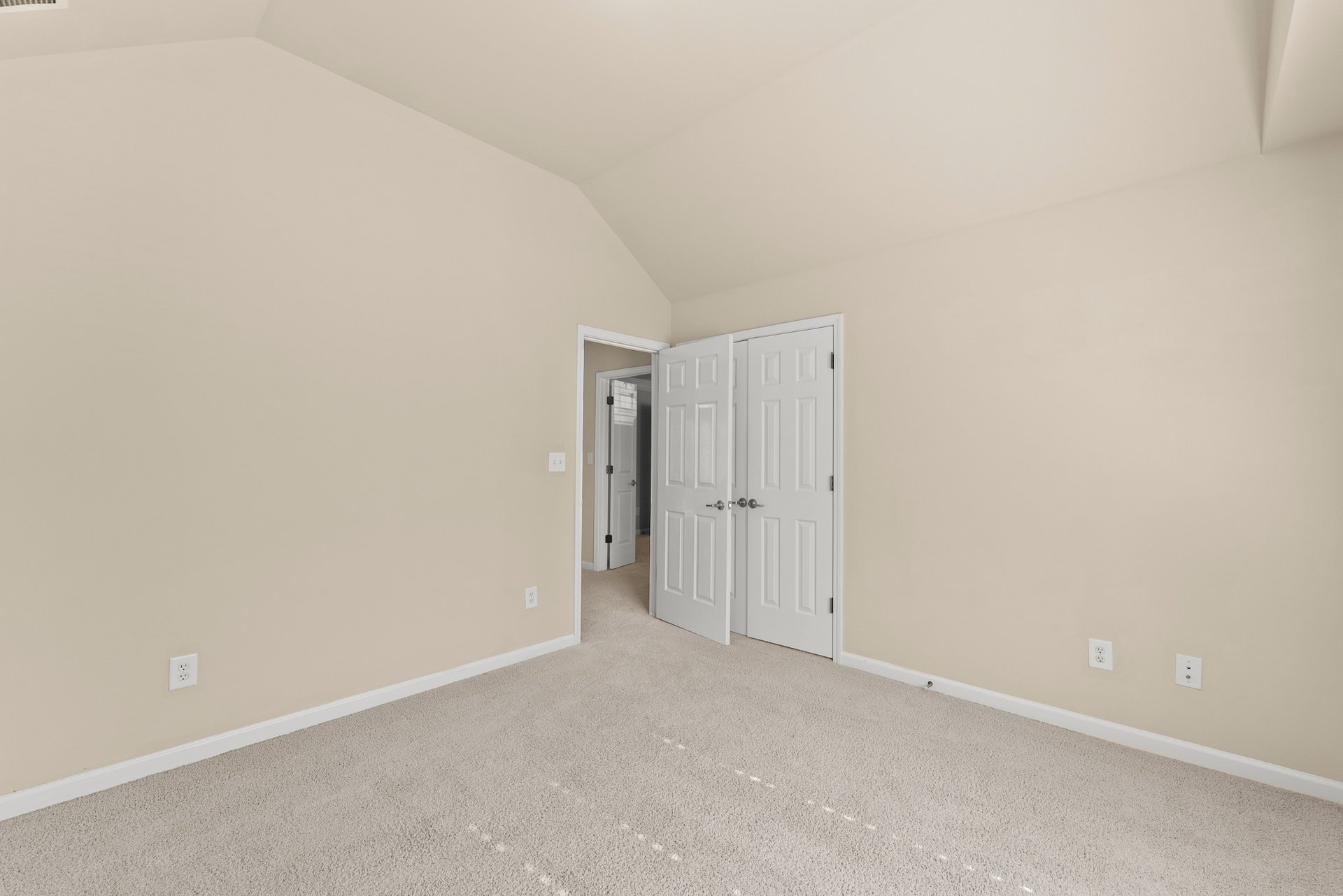 7534 Mossy Log Ct, Flowery Branch, GA 30542
