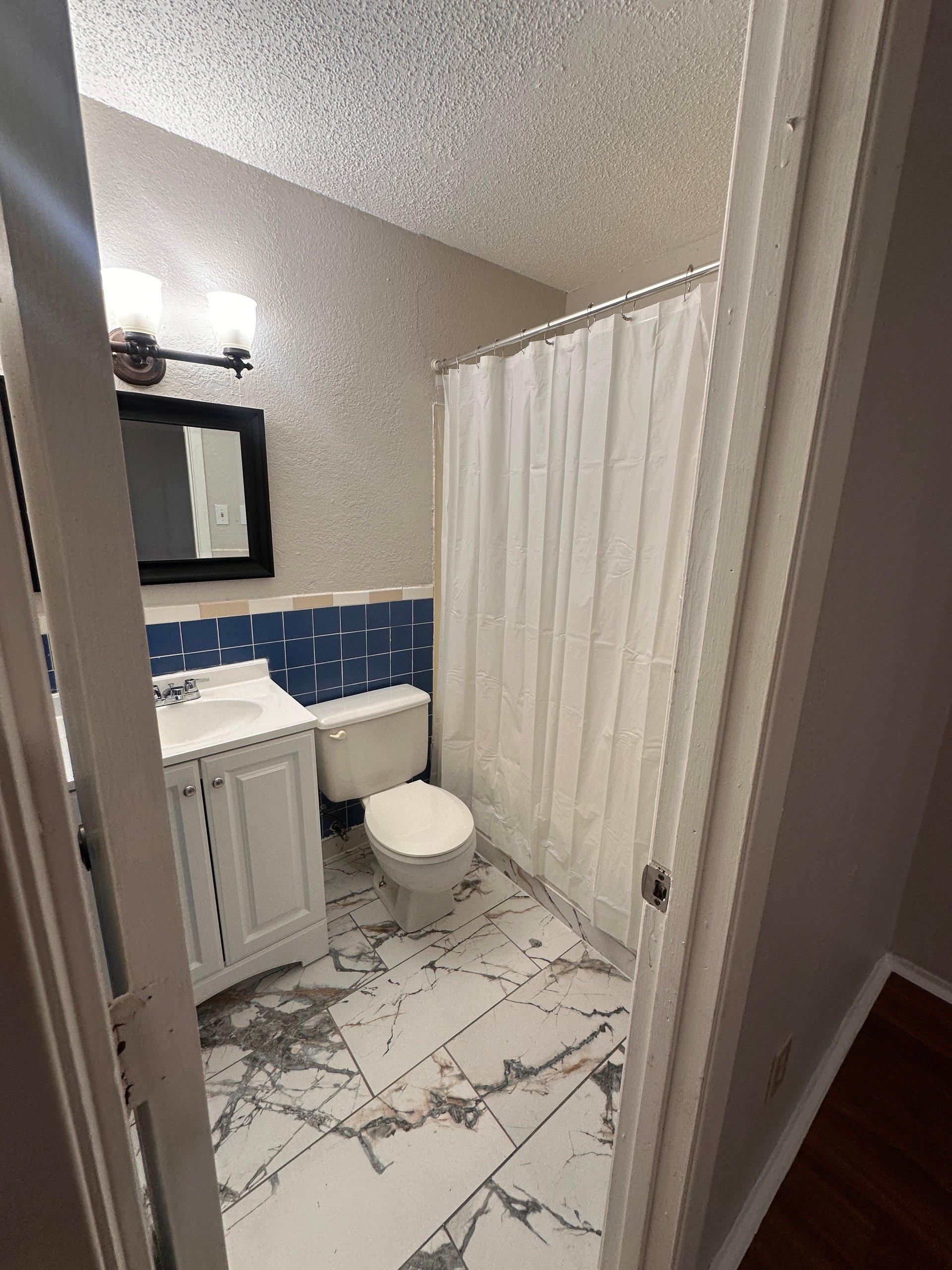 806 E Standifer
