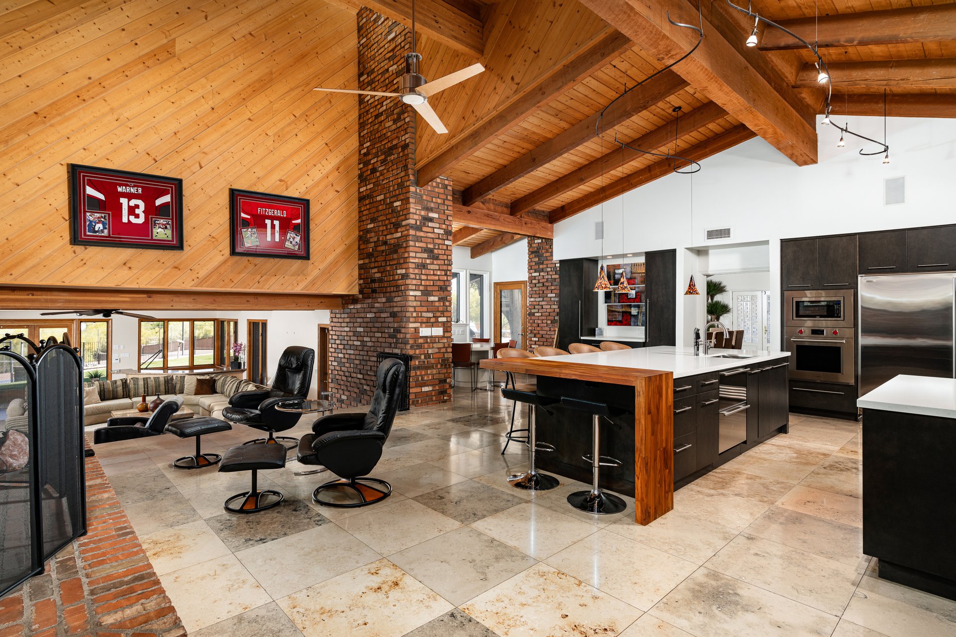 Luxury PV Hilltop Sanctuary