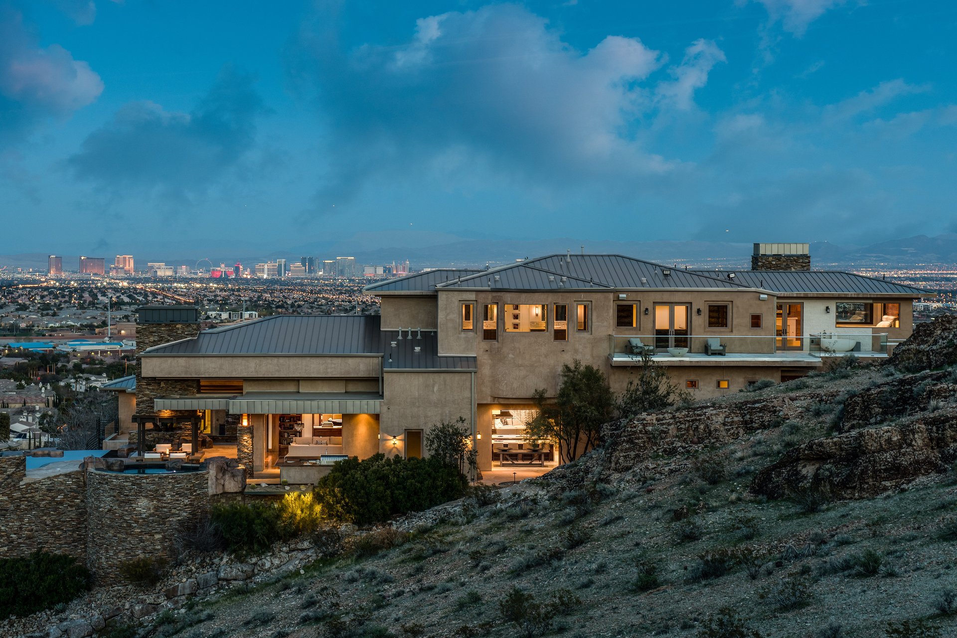 5 PROMONTORY POINTE Lane