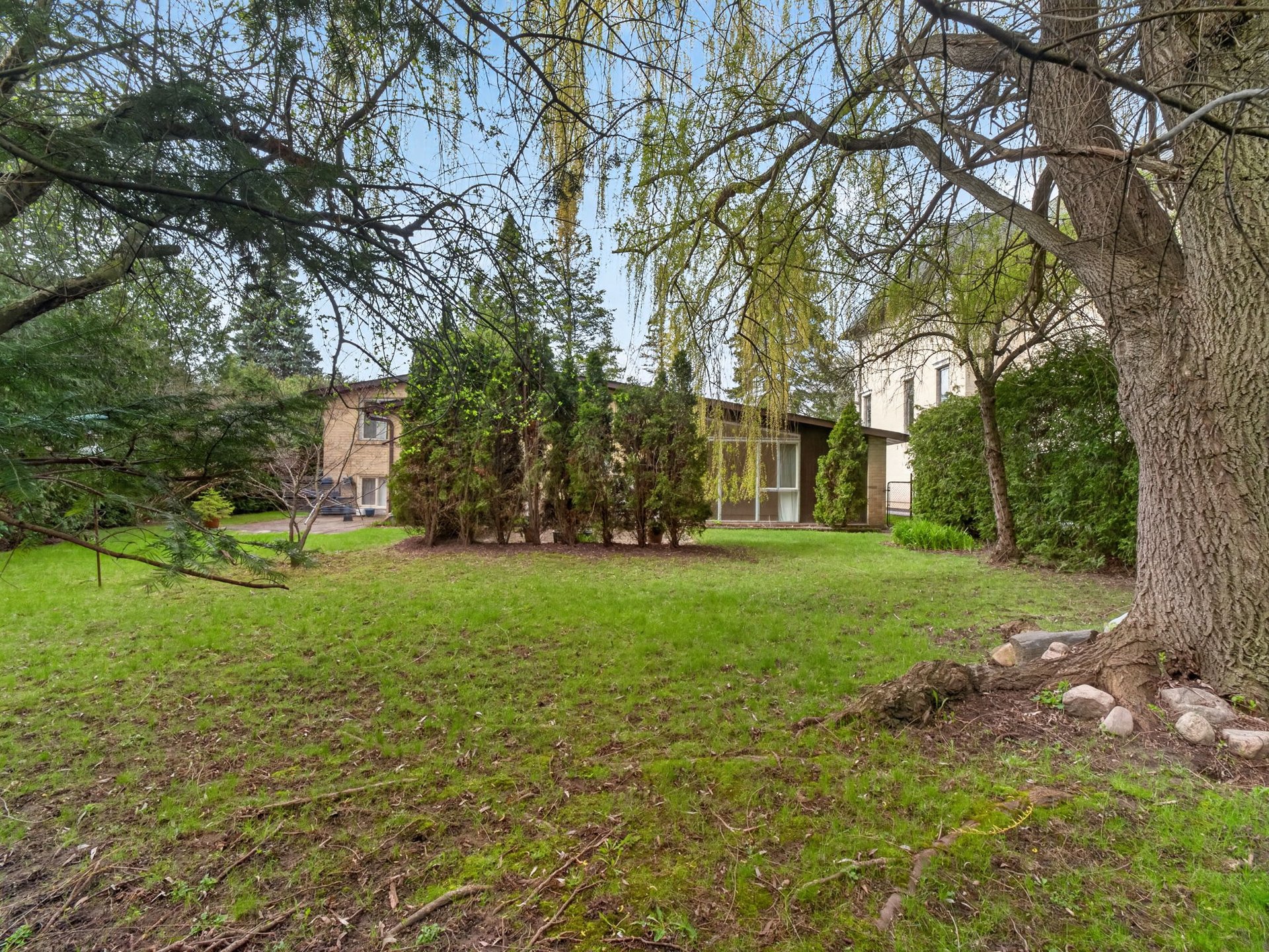 SOLD: Quiet Cul-De-Sac Residence
