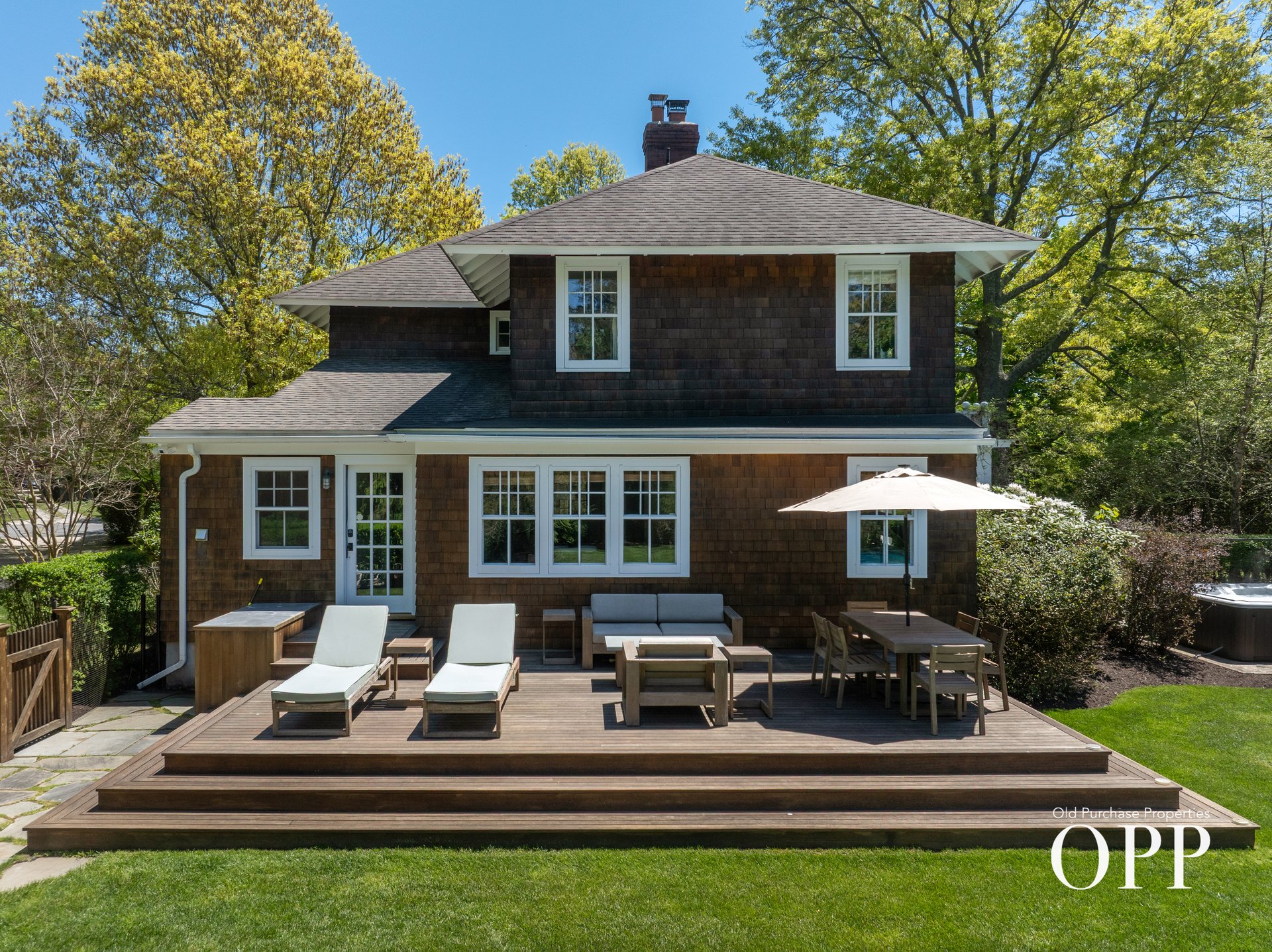 A MOVE-IN READY BELLPORT ORIGINAL