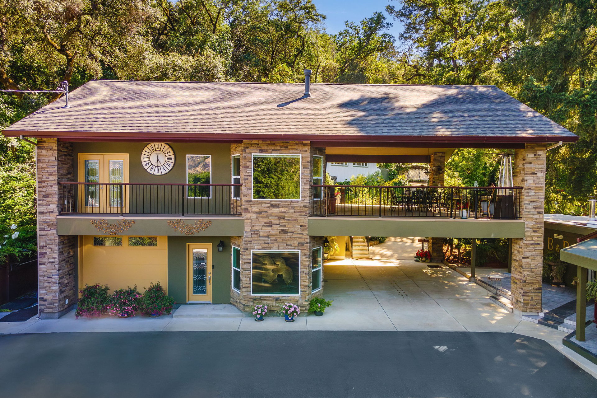 3037 Foothill Blvd