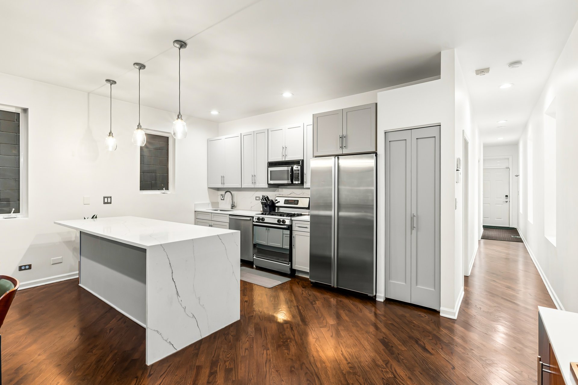 942 N Wolcott Ave #1