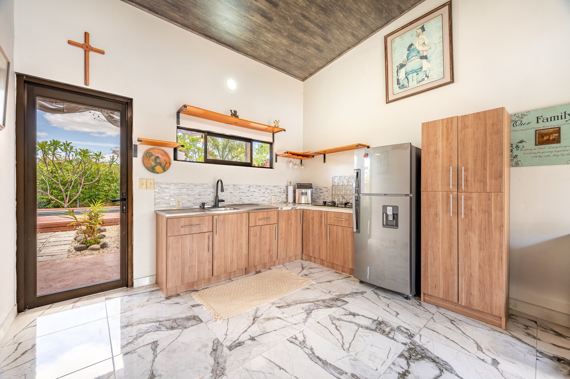 Casa Jaramillo | Eco-Friendly Property with Guest Studio & Solar Power – Near Tamarindo