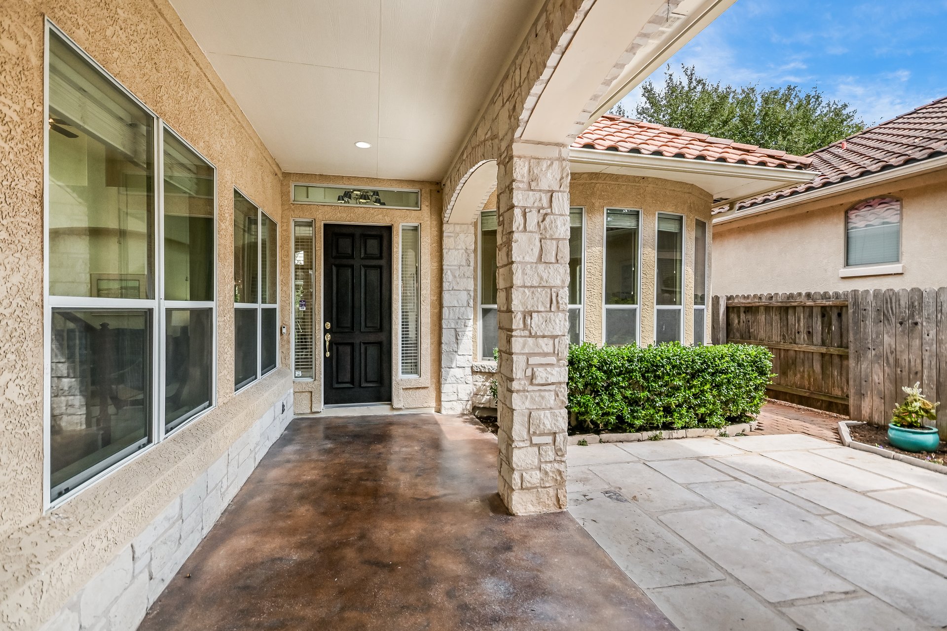 6433 Tasajillo Trail