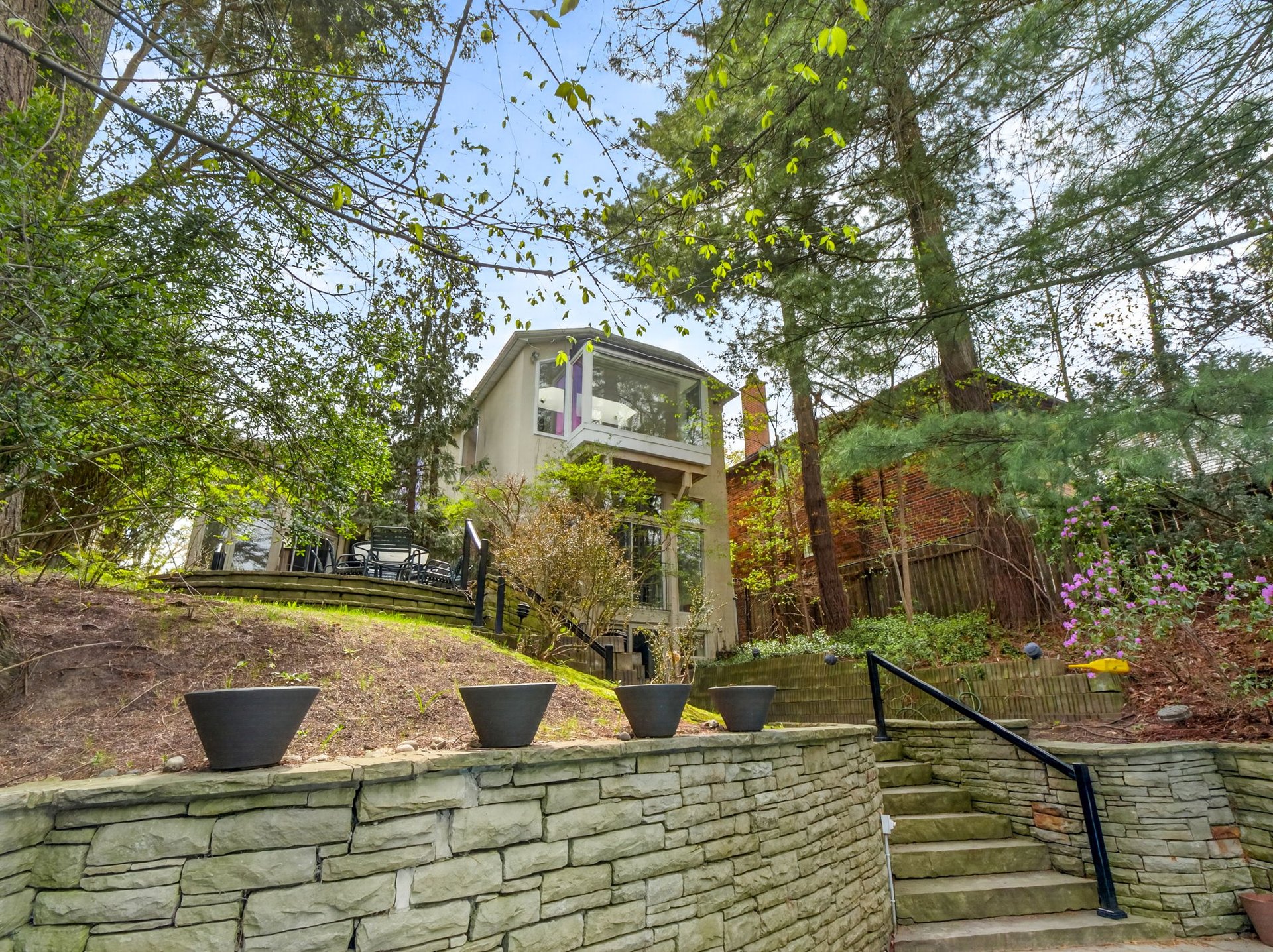 SOLD: Luxurious Country Living In The City