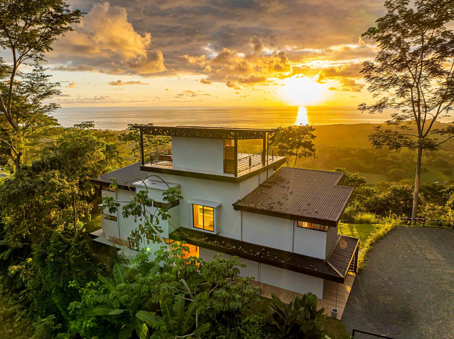 Exclusive Luxury Villa with Infinity Pool