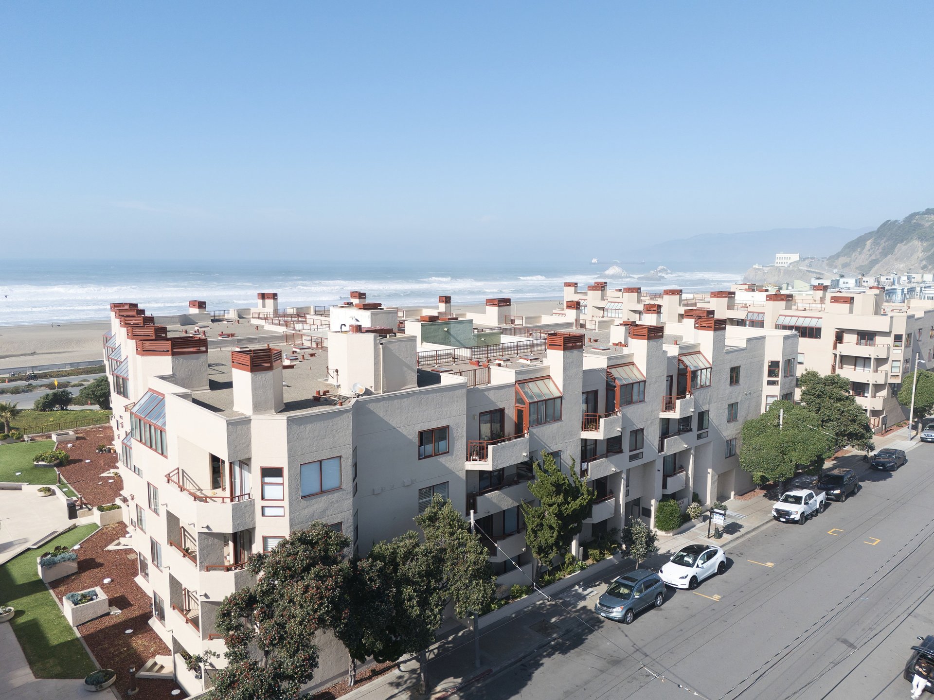 855 La Playa Street 366