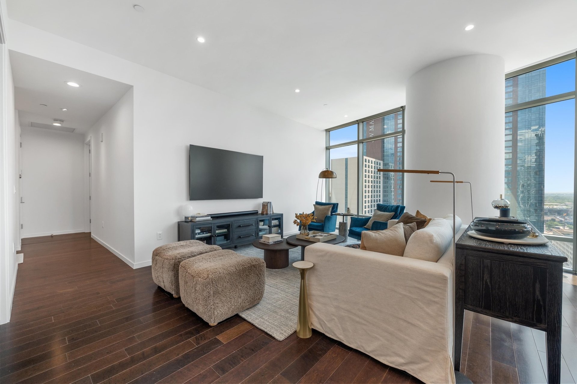 200 Congress Avenue #19F