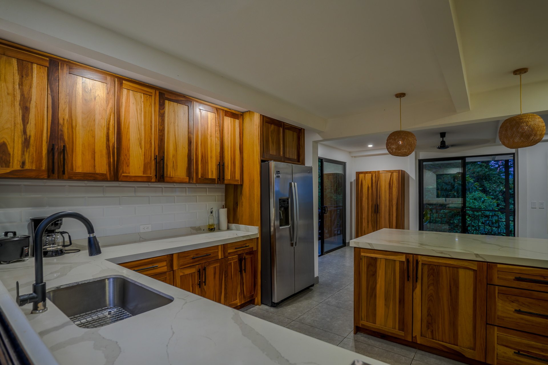 Casa La Roca, Whale's Tail 3 Bedroom Home In Uvita!