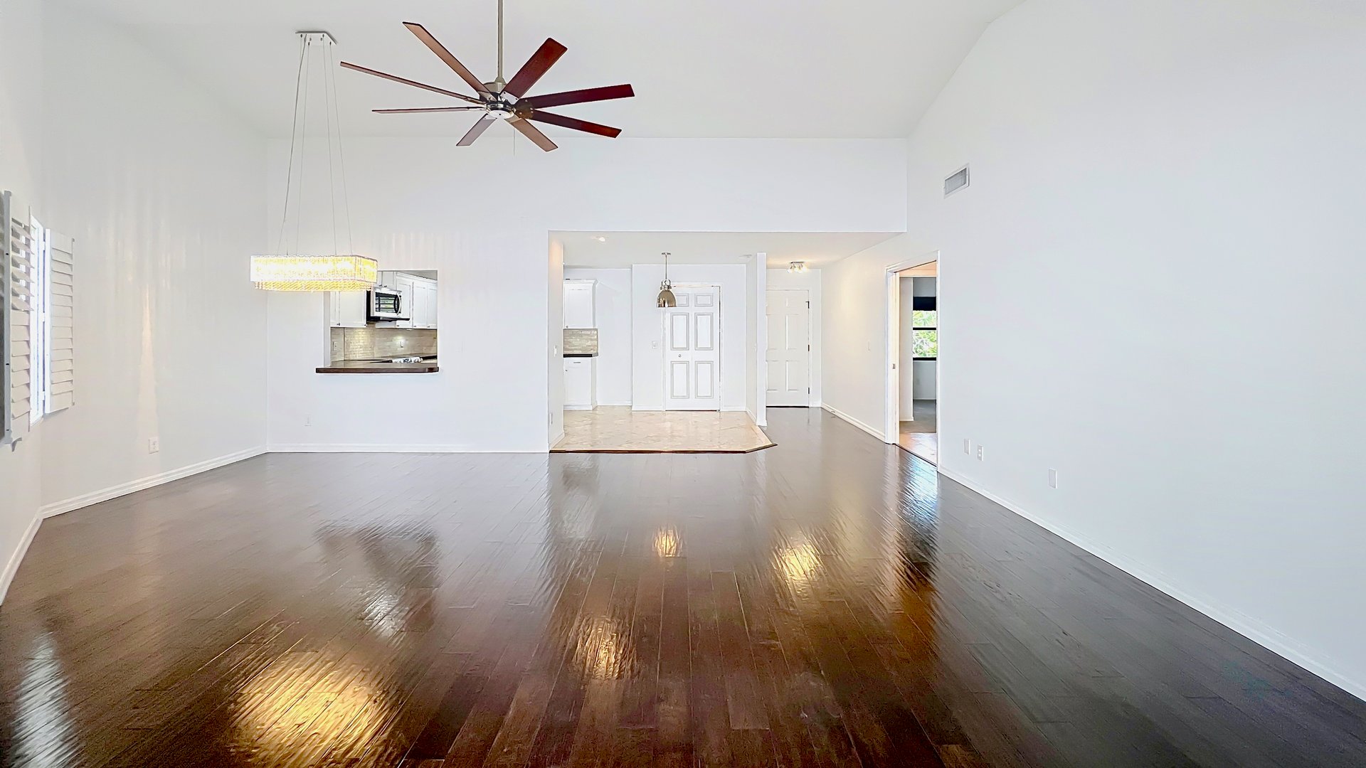 Luxury Lakefront Winter Park Condominium for Lease