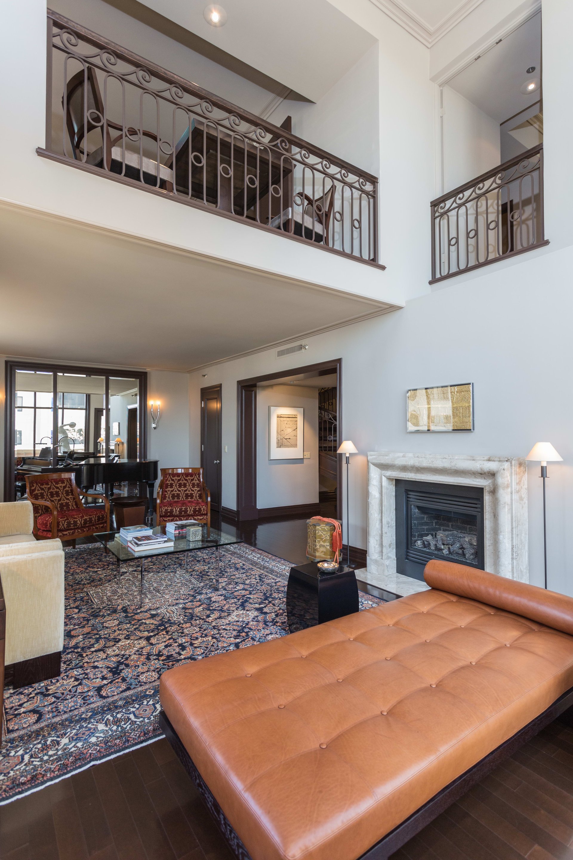 Wilshire Thayer #1102, Wilshire Corridor