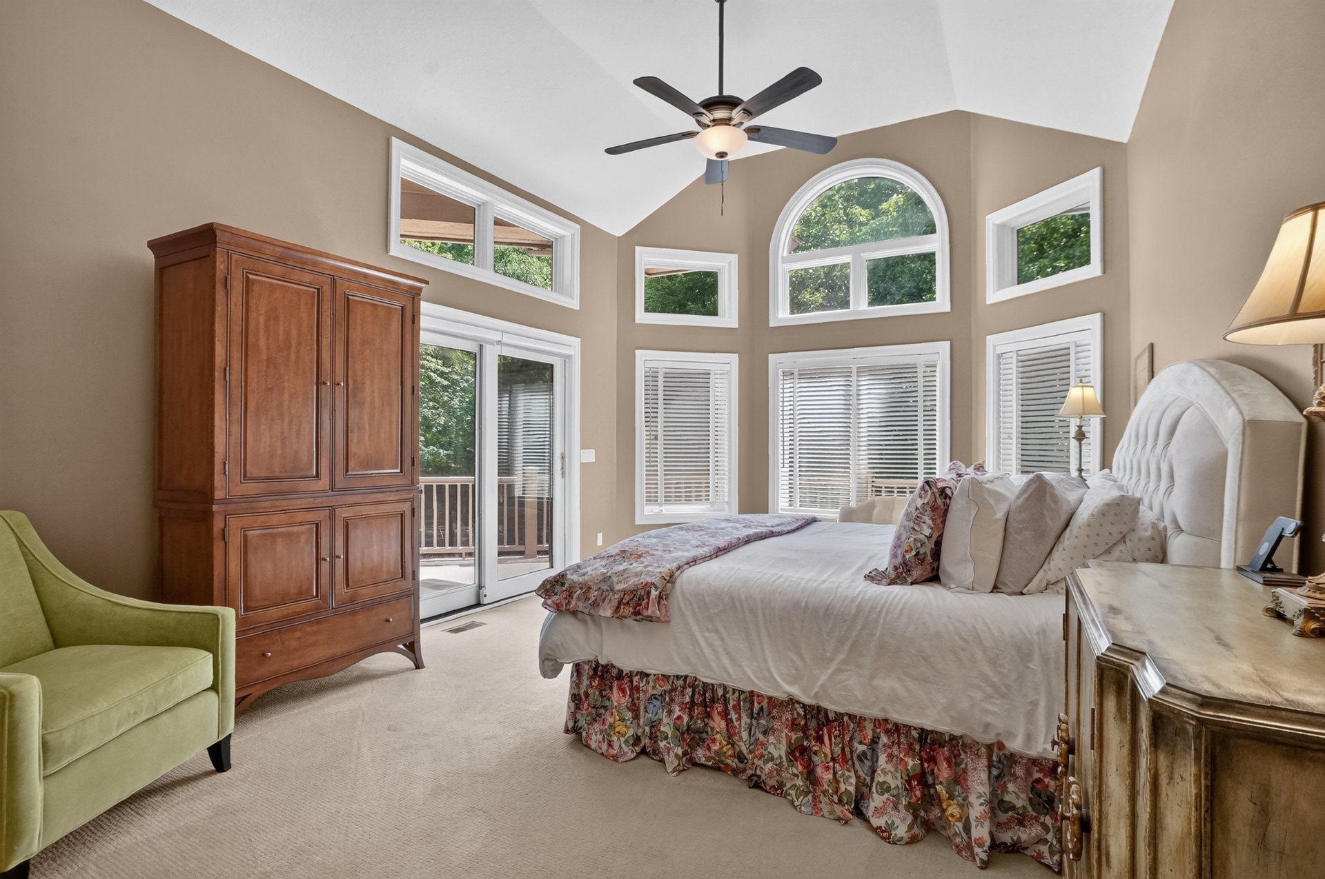 12172 Woodline