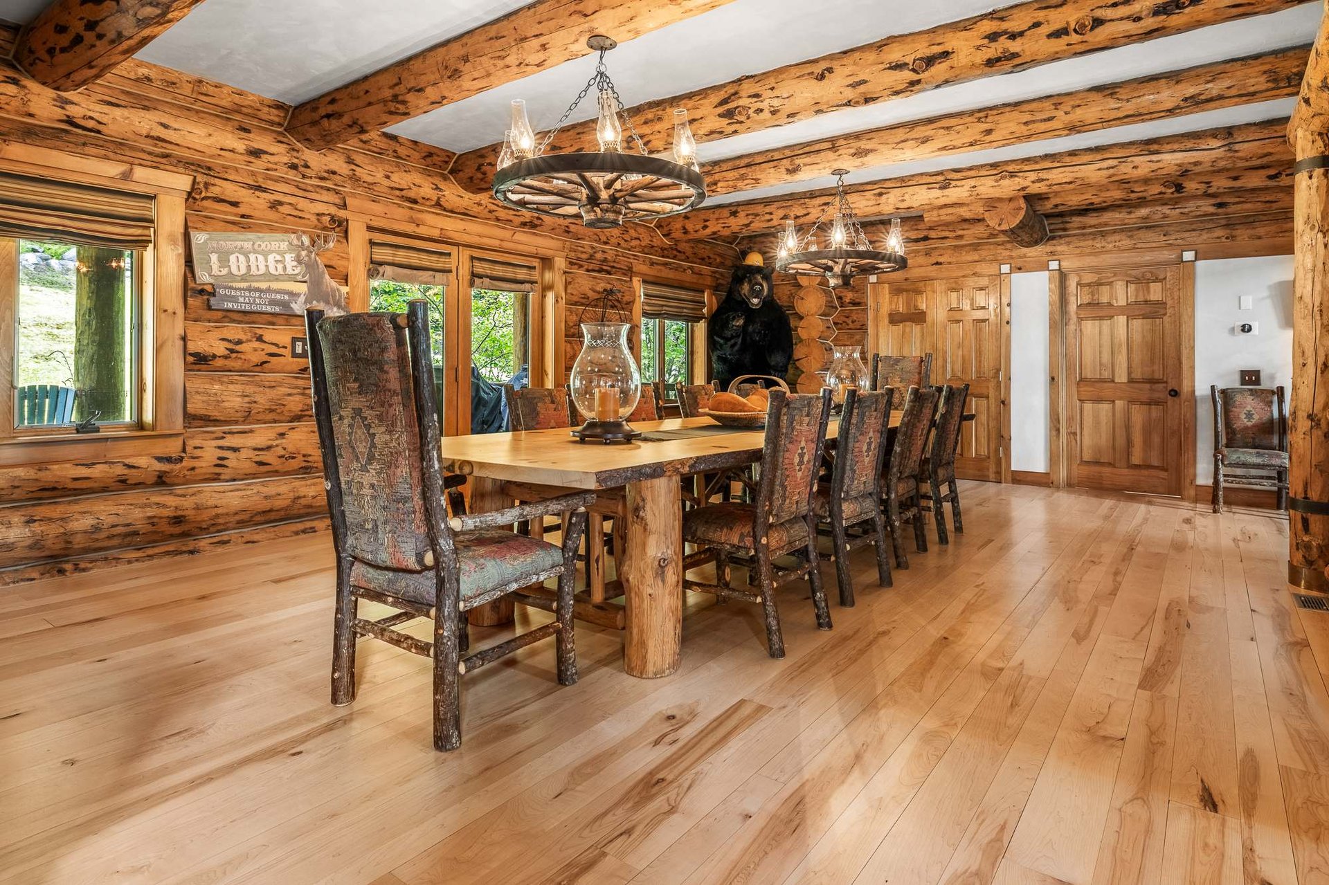 Exclusive Mountain Log Home - Monthly Rental Avail.
