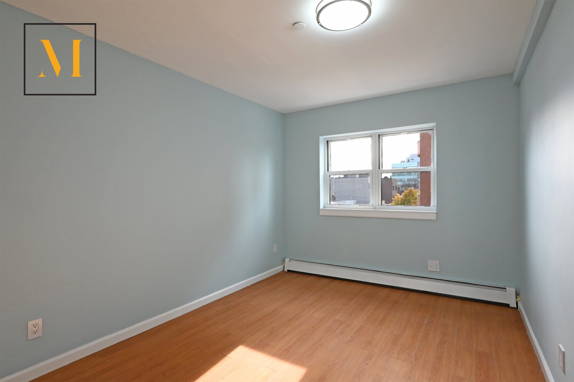25-08 Newtown Avenue 004