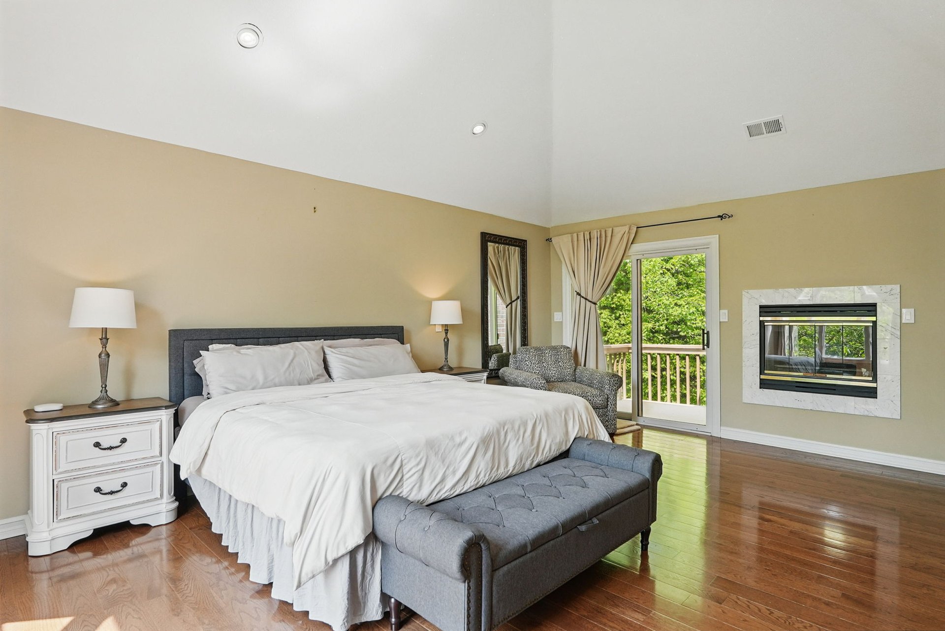 559 Normandy Ct