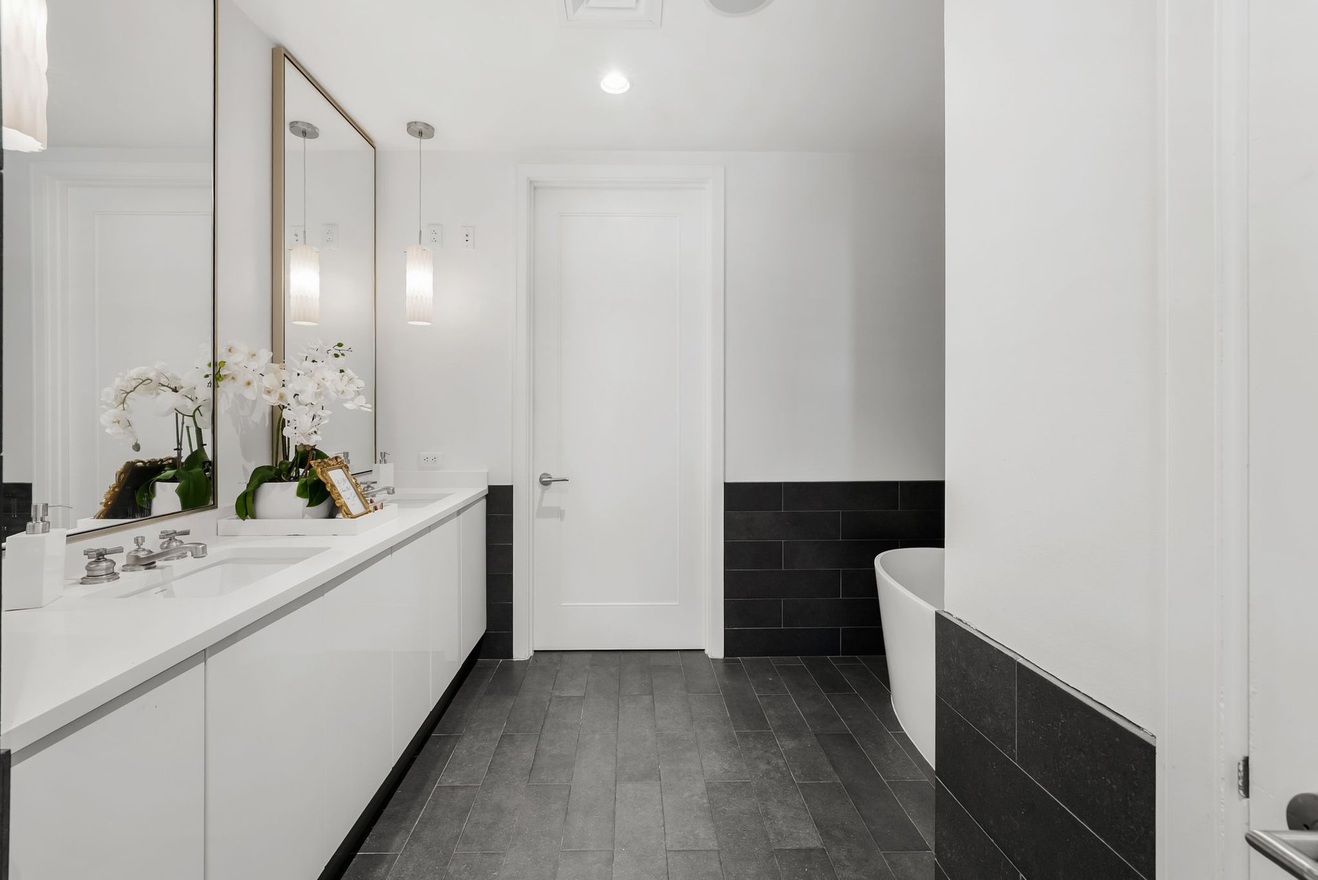 200 Congress Avenue #14C