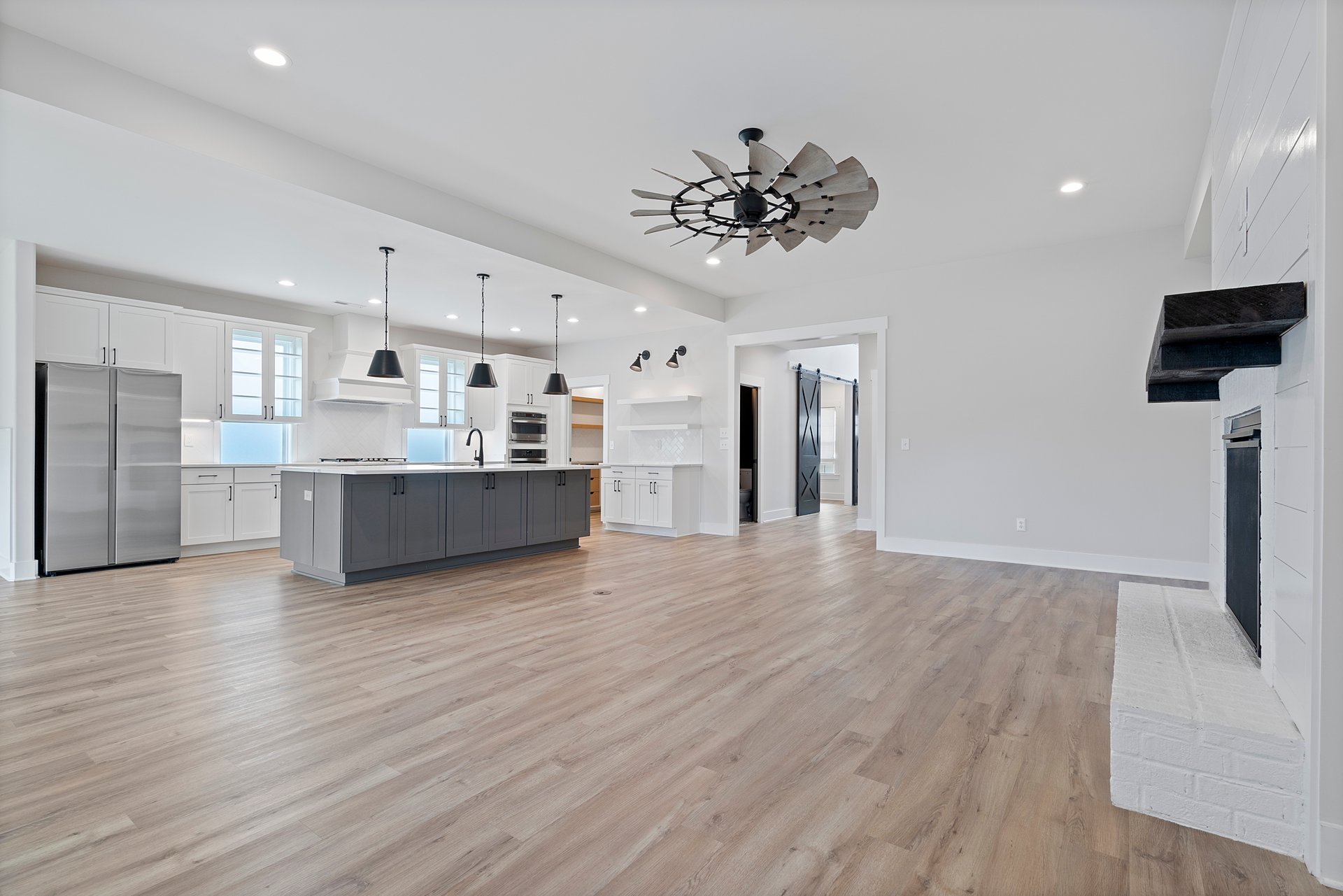 SPACE SPACE SPACE with a Luxury feel! Office AND Bonus Room!Office AND Bonus Room!