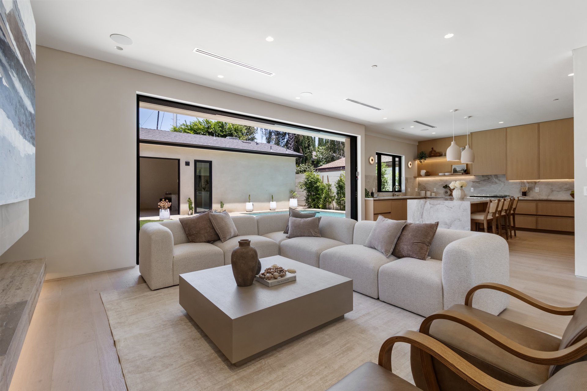 Addison St, 91436