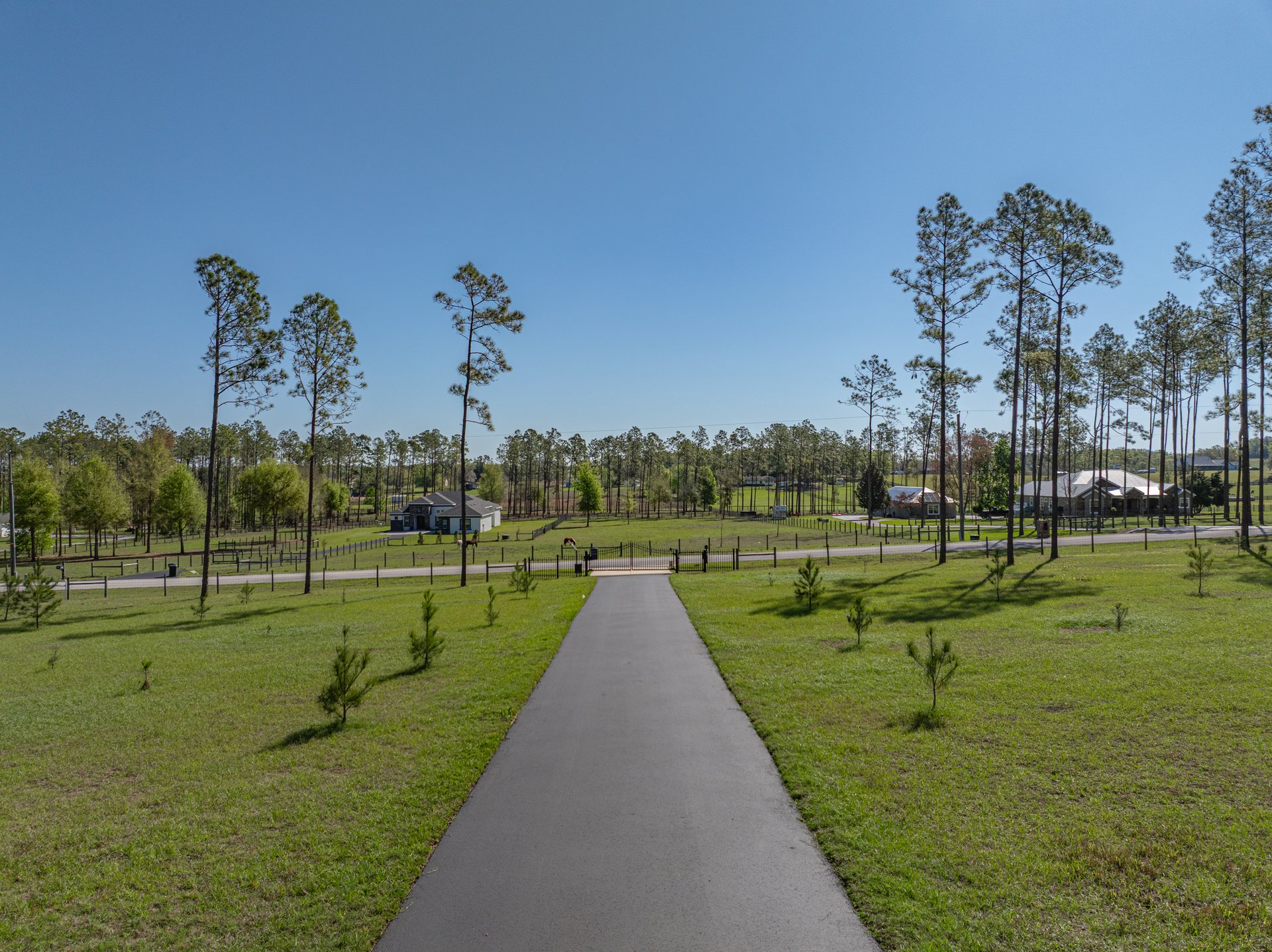 17703 COUNTRY SQUIRE LN