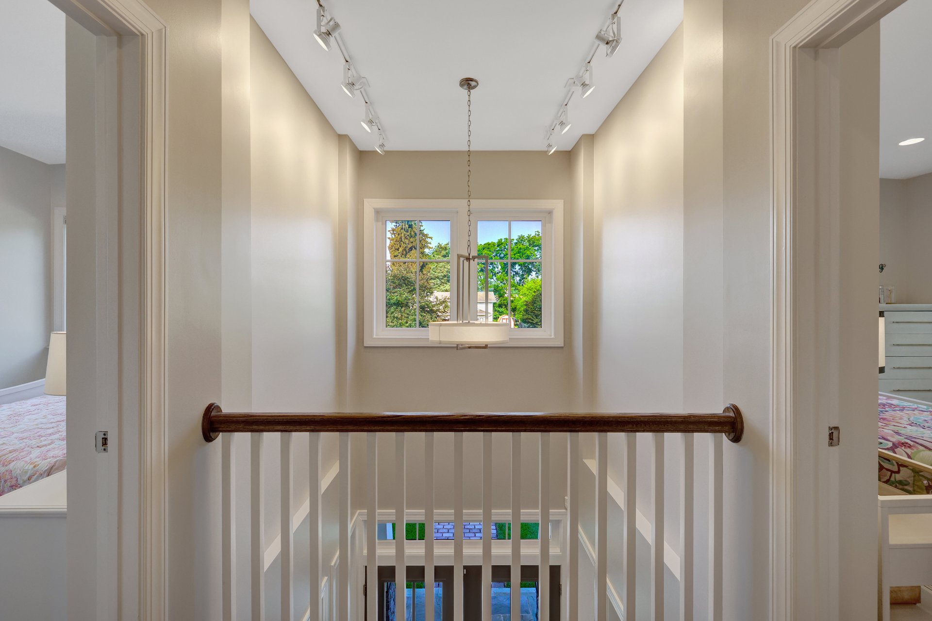 300 Jade Ct NW