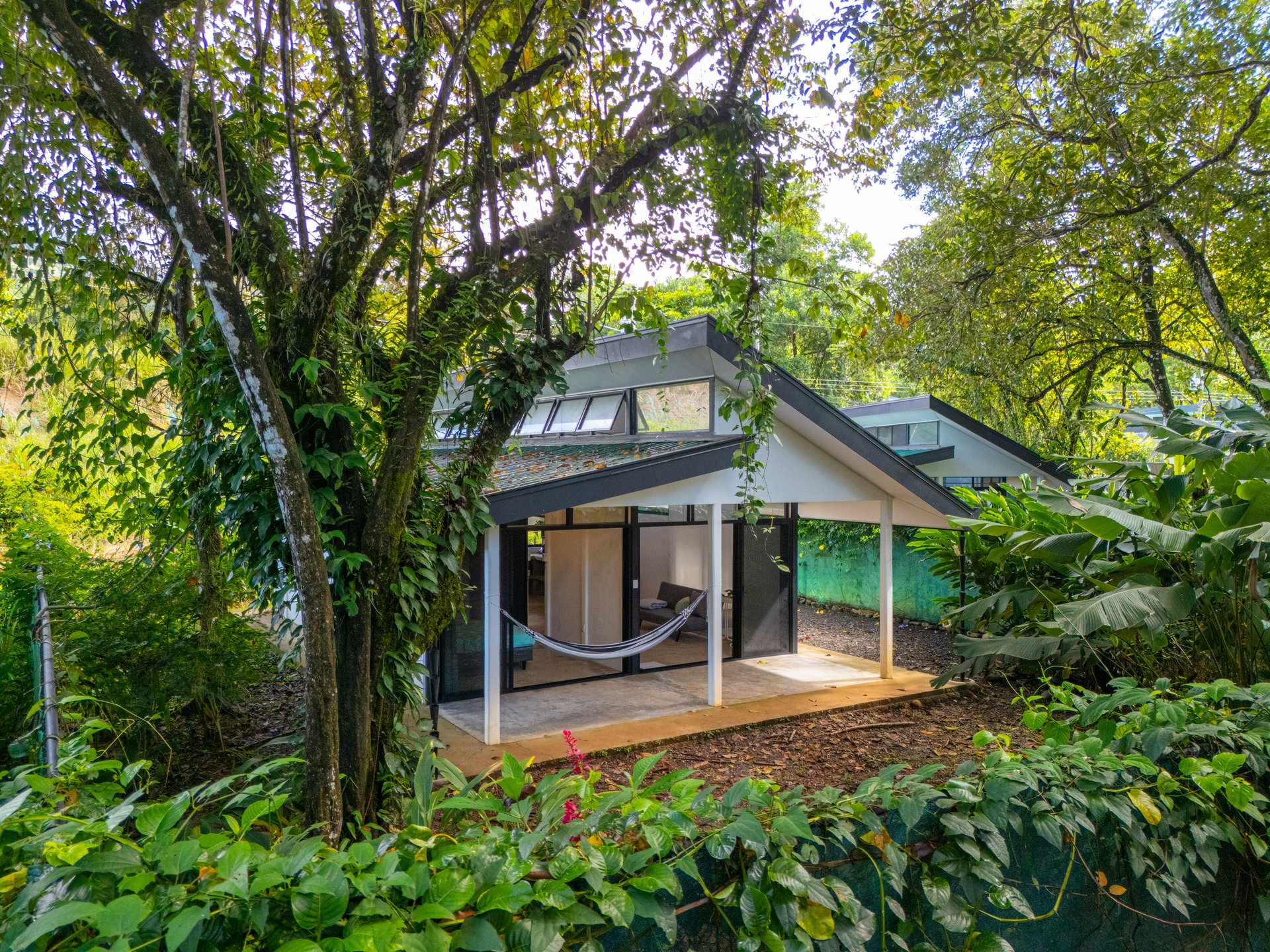 Turnkey Property with 3 Income-Generating Homes in an Exceptional Uvita Location
