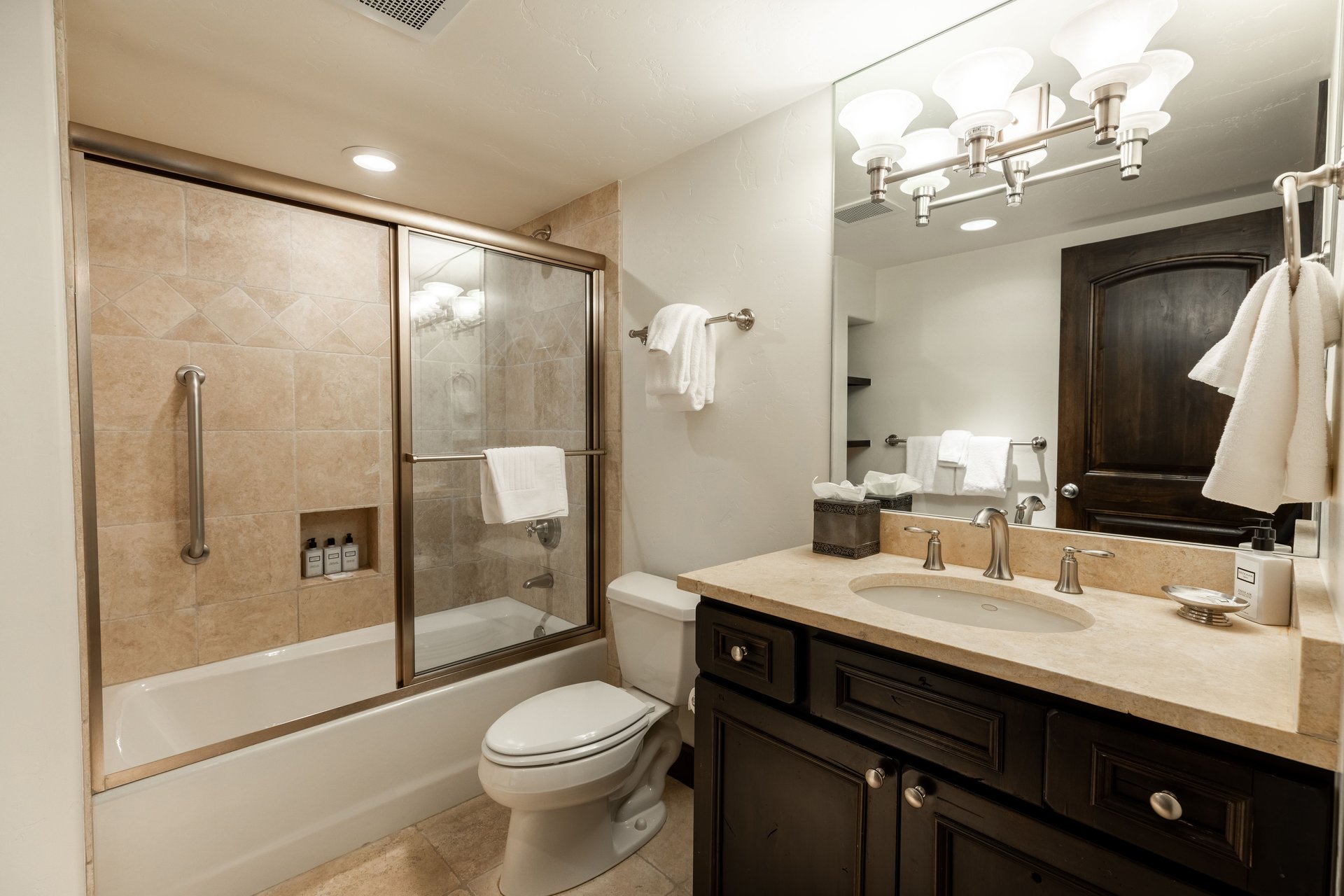 The Lodge At Vail Condominiums #145