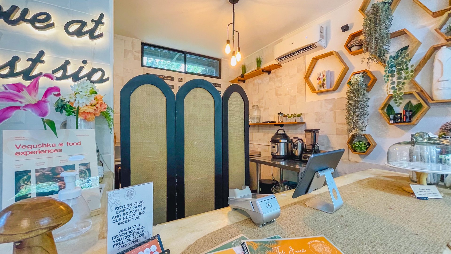 Juice Bar for Sale in Ojochal, Costa Rica | Turnkey Business Opportunity