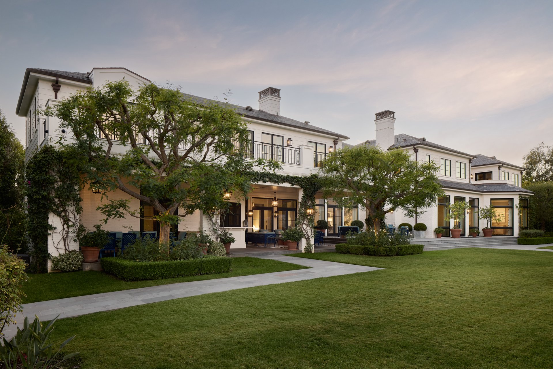 250 N Carolwood Dr, Holmby Hills
