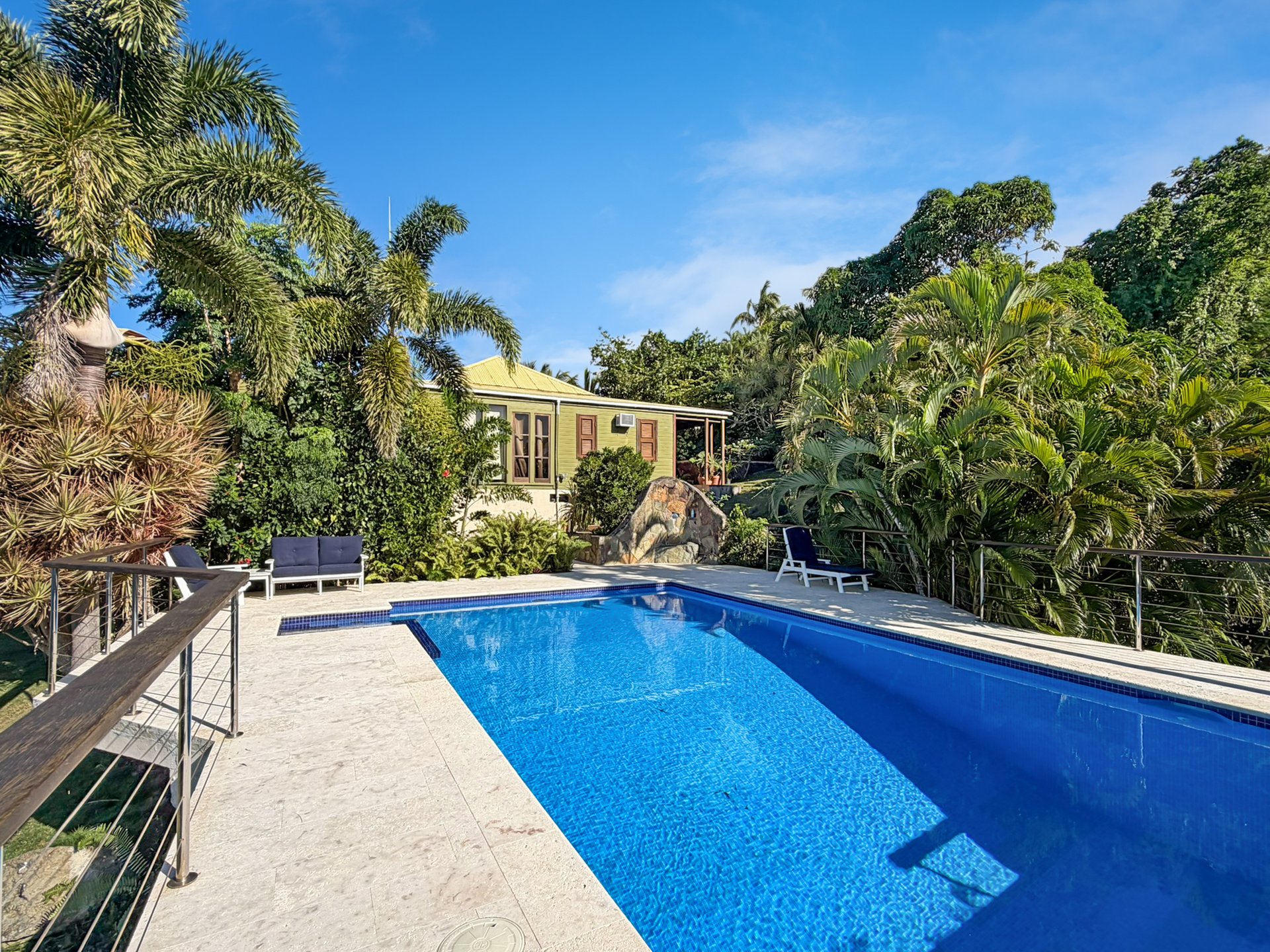 1105 Villa Botanica