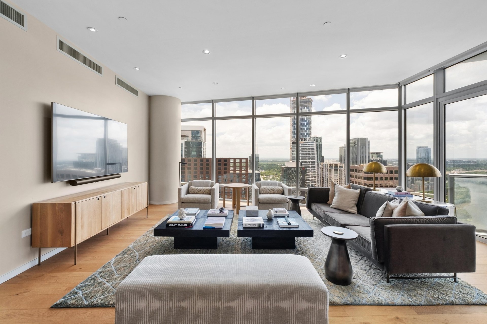 200 Congress Avenue #37H