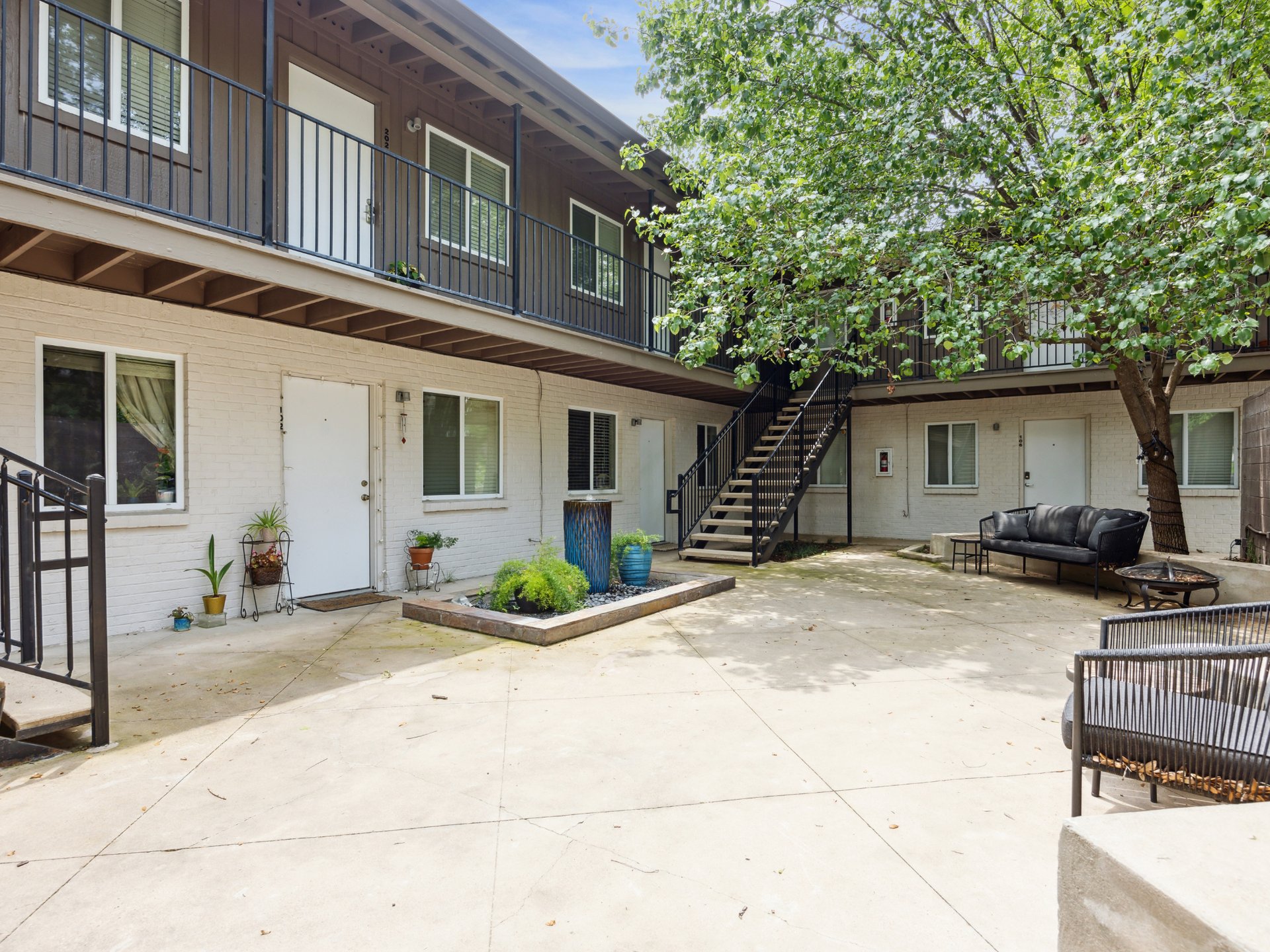 1503 W. 9th Street #204