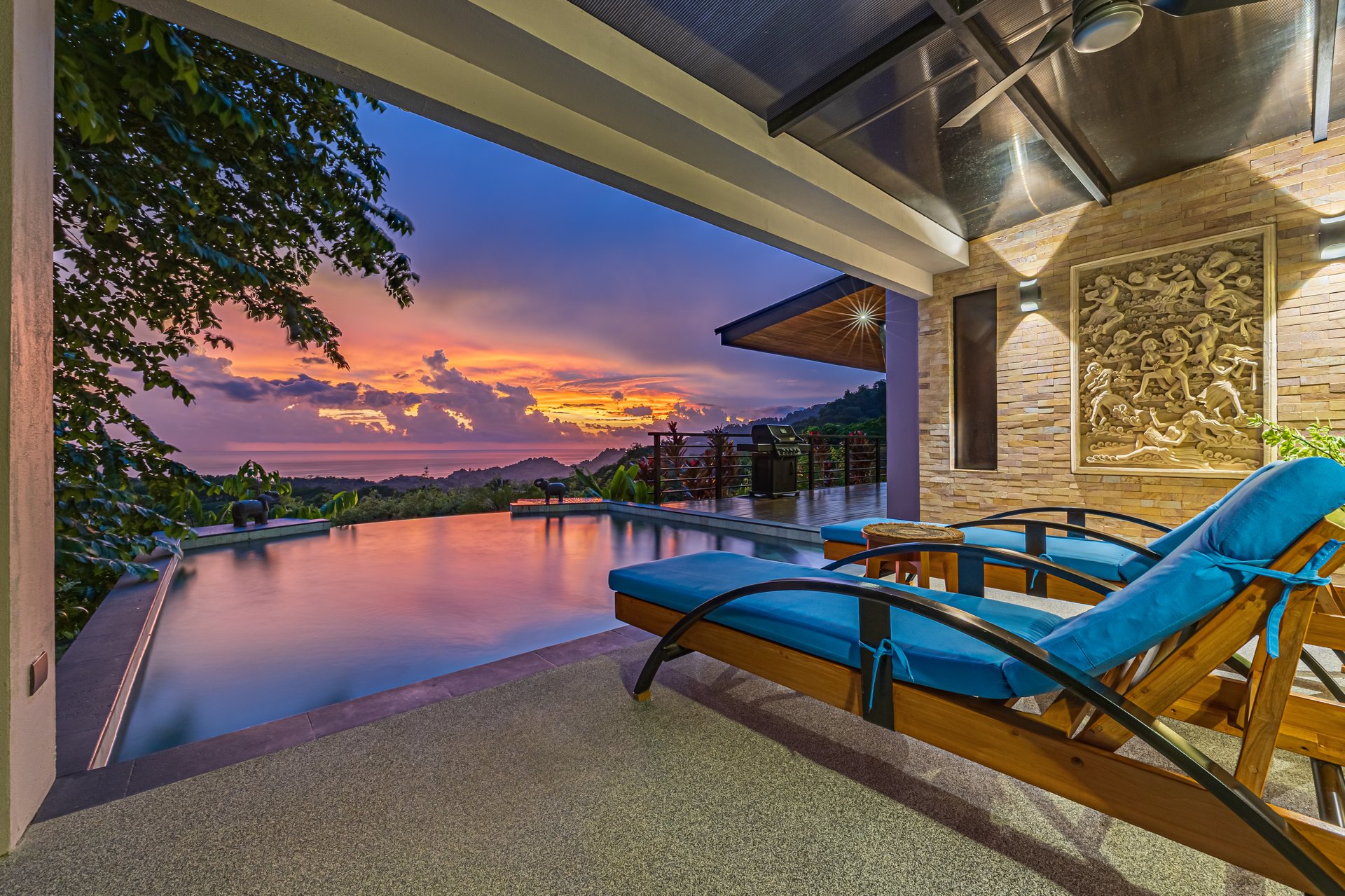 Casa Markissa – Luxury Oceanview Villa with Proven Rental Income.