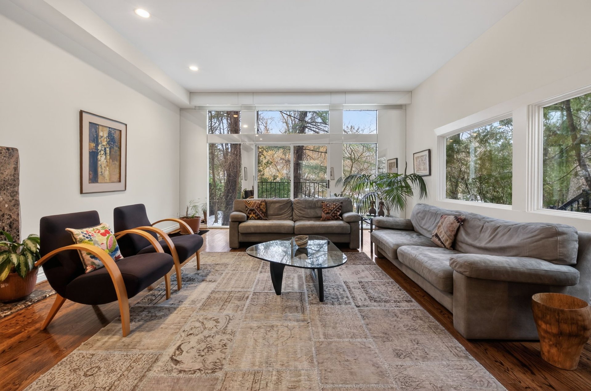 SOLD: Luxurious Country Living In The City
