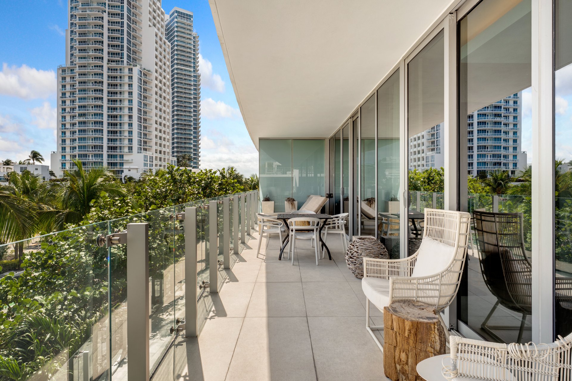 1 Collins Ave
